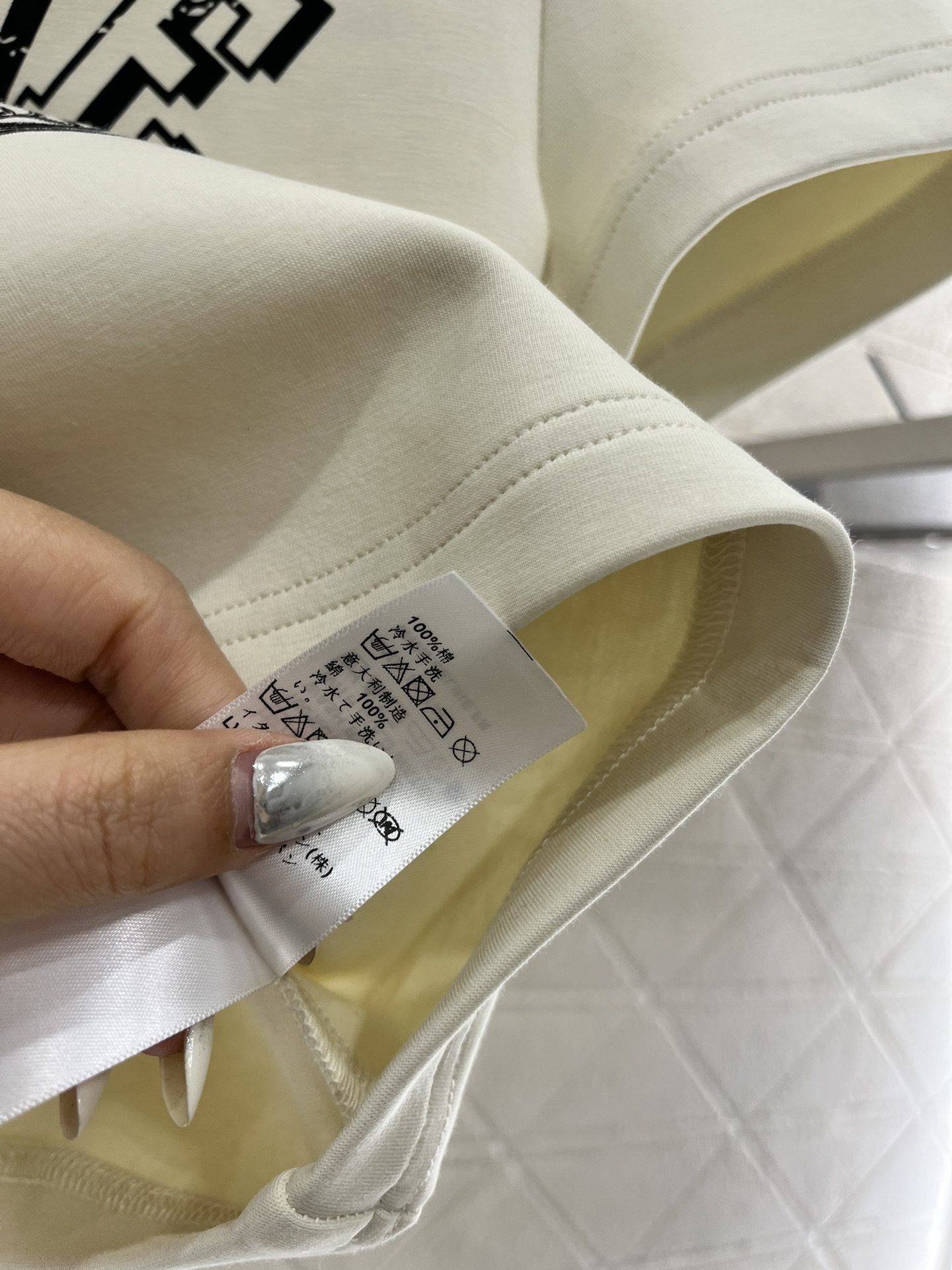 ♥Celin*♥2025新品上架
  圆领印花上衣短裤套装
定制YB原生全棉材质 透气舒适 质感十足 印