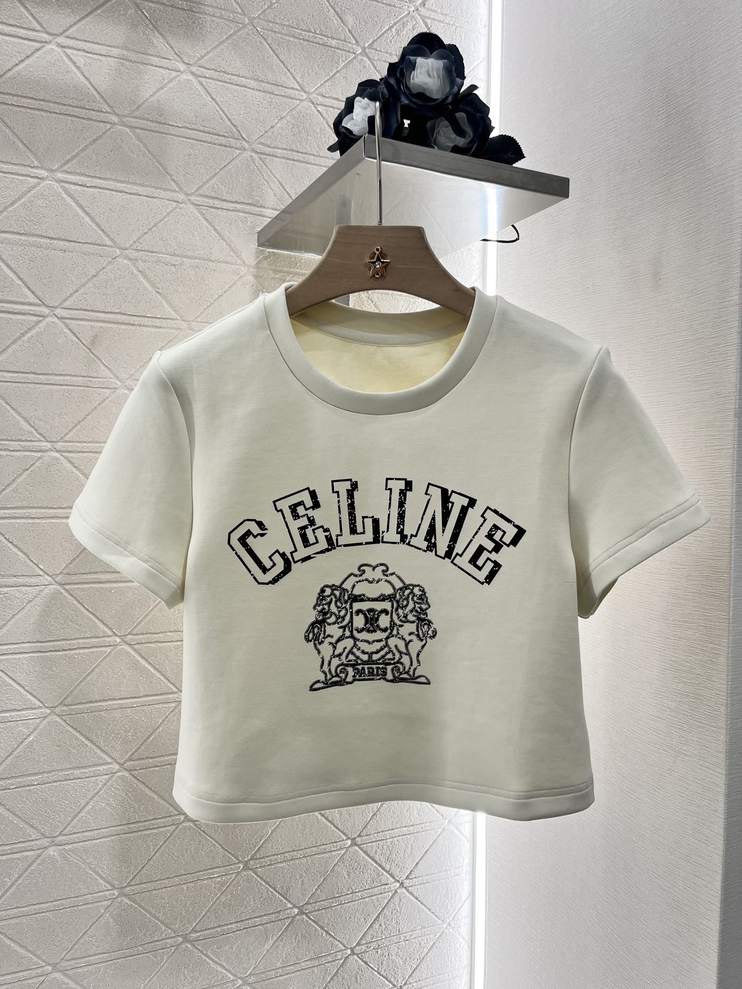 ♥Celin*♥2025新品上架
  圆领印花上衣短裤套装
定制YB原生全棉材质 透气舒适 质感十足 印