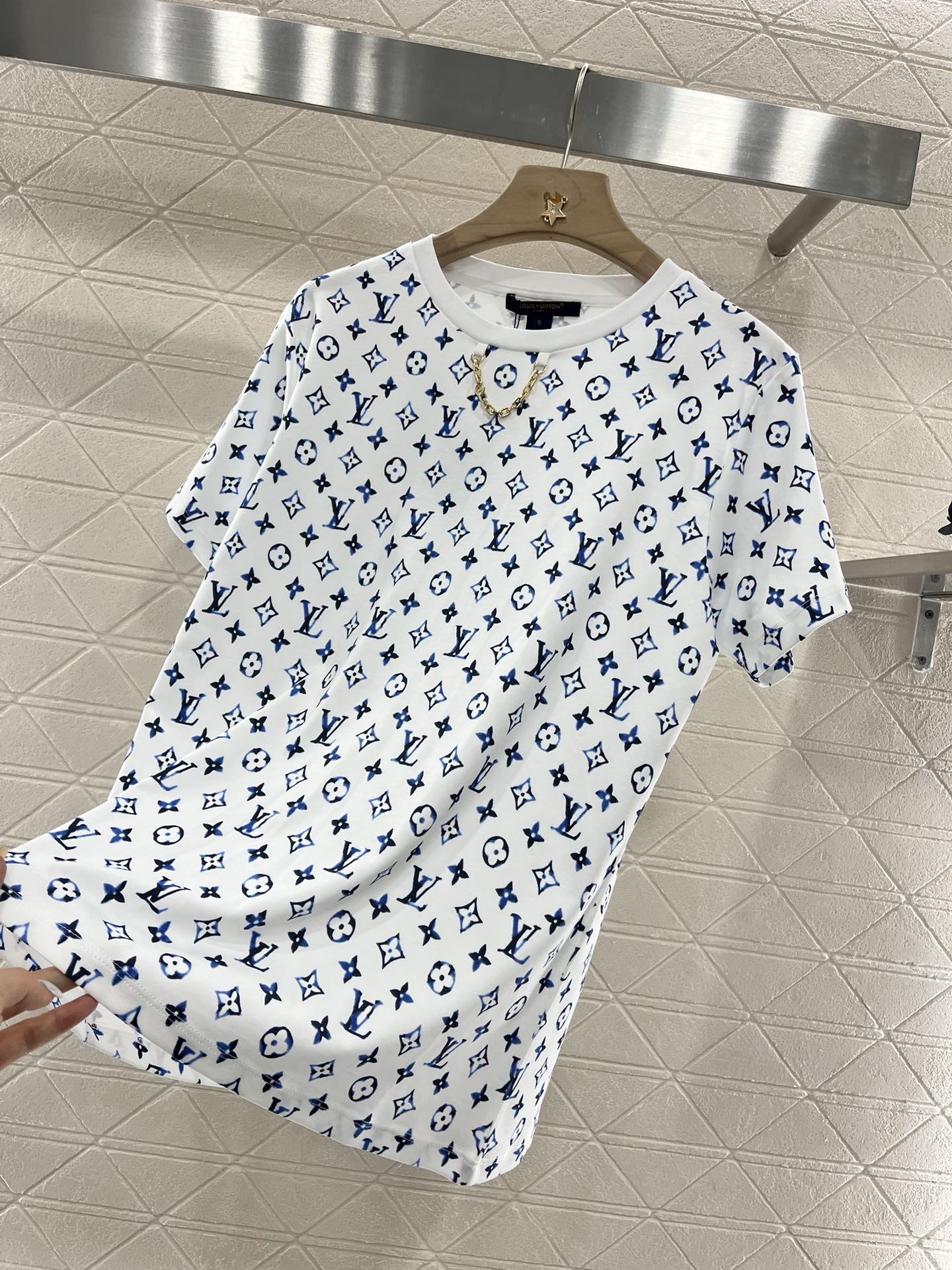 ♥Louis Vuitto*♥2025新品上架
      圆领印花链条𝑇𝑒𝑒
定制YB原生全棉材质 透