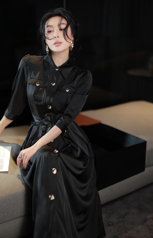 Elegant Women's Maxi Dress with Floral Belt - Sophisticated and Chic 1 Elegant Women's Maxi Dress with Floral Belt - Sophisticated and Chic
