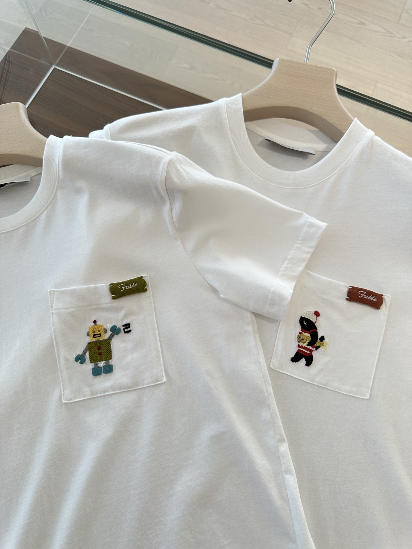 NO:331337,YS｜2025 Spring and Summer New Models Clean and Good Fabric White T Two exquisite heavy industry patterns selection SML, alexander wang19860909YS｜2025 春夏新款 干干净净的好面料白t 两款精致重工图案选择  SML,,alexander wang,Women's clothing