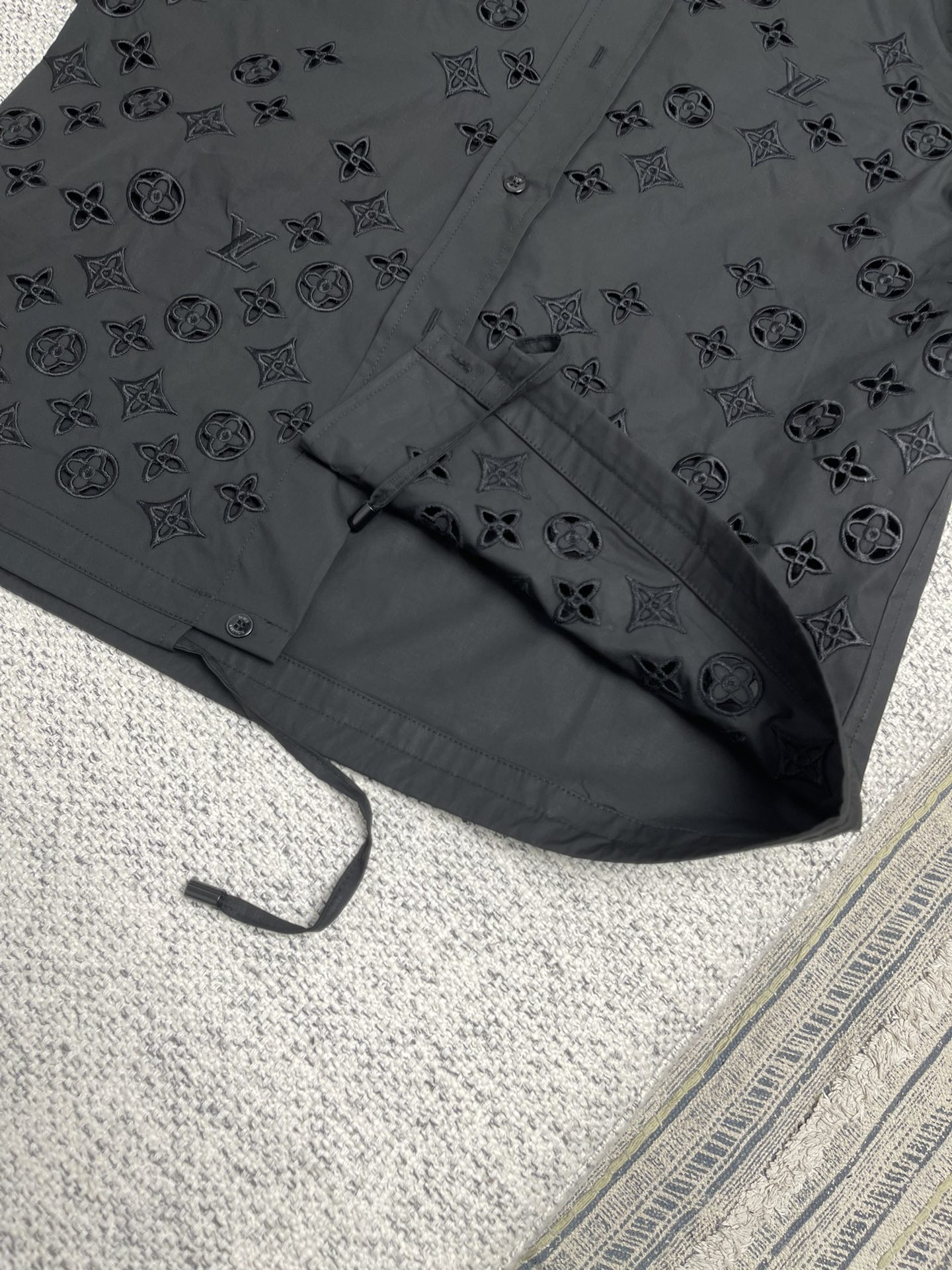 Louis Vuitton Poplin Embroidered Short Sleeve Shirt - Modern Style 7 i1744619391 7739 5