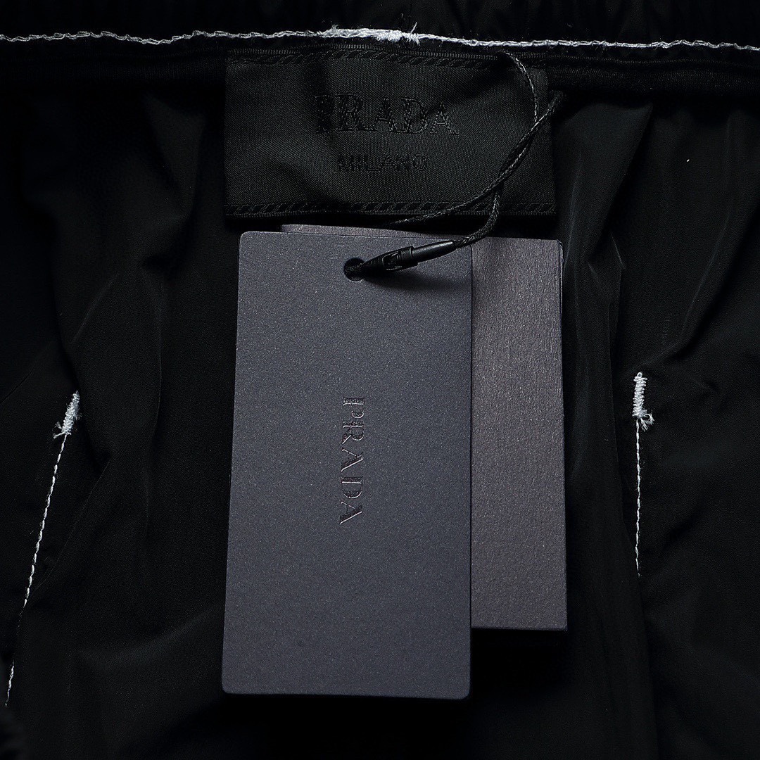 普拉达/Prada 夏季新品 明线三角标尼龙休闲短裤