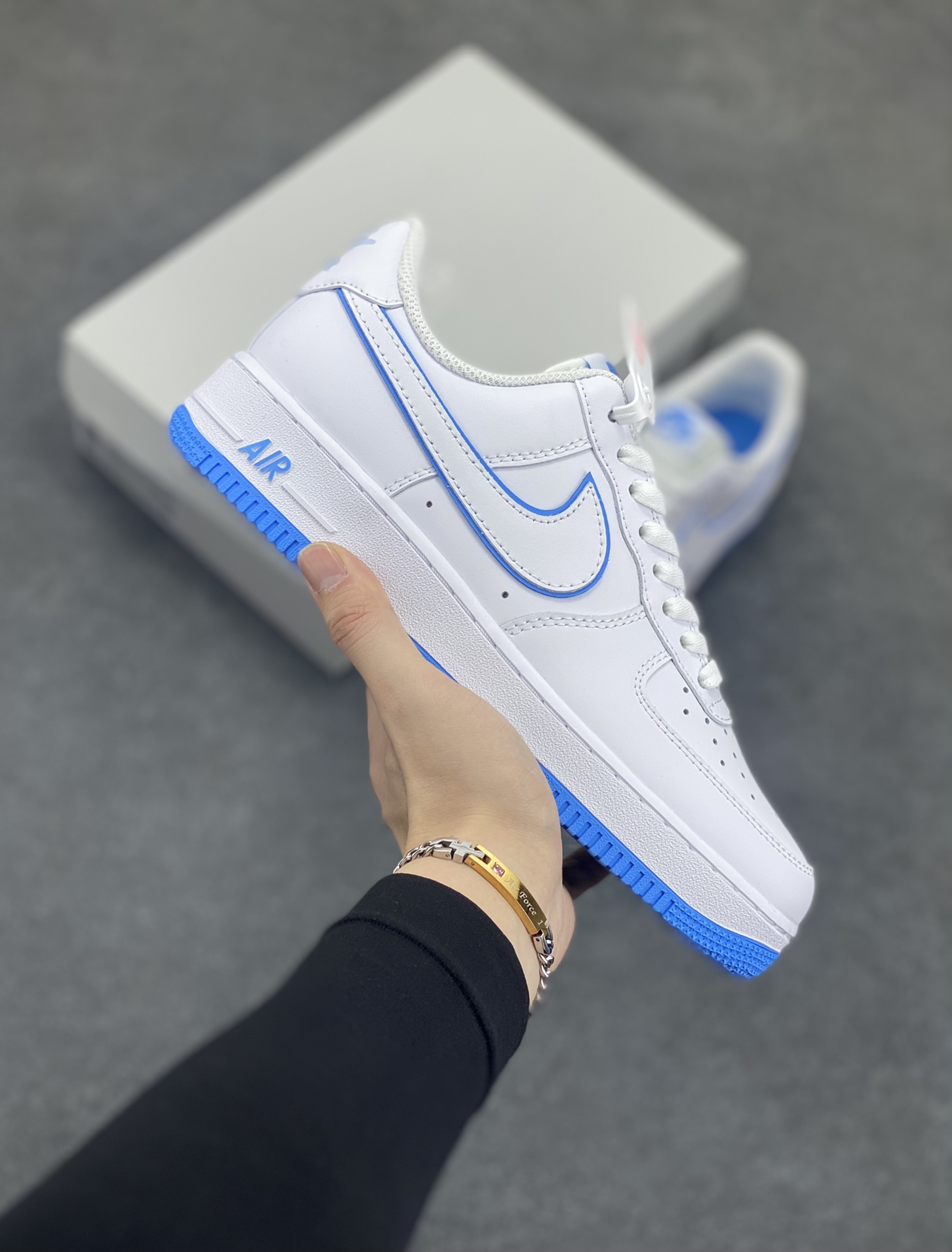 Nike Air Force 1 Low 白蓝边 空军一号低帮运动休闲板鞋 原楦头原纸板 打造纯正空军版型 专注外贸渠道 全掌内置蜂窝气垫 原盒配件 原厂中底钢印、拉帮完美 货号:DV0788-101 尺码:35.5 36 36.5 37.5 38 38.5 39 40 40.5 41 42 42.5 43 44 44.5 45-选品中心