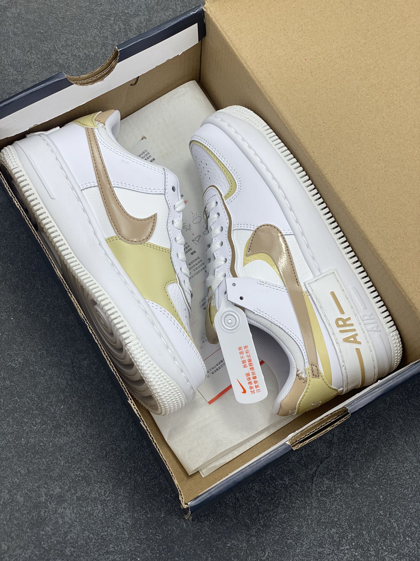 图片[9]-NK Air Force 1 Shadow 轻量增高低帮百搭板鞋\”拼接马卡龙\” 全新少女系解构主义设计双层轻量EVA发泡中底+防滑RB橡胶外圈底鞋底 原楦头原纸板 打造纯正空军版型 专注外贸渠道 全掌内置蜂窝气垫 原盒配件 原厂中底钢印、拉帮完美 货号：DZ1847-111 尺码：35.5 36 36.5 37.5 38 38.5 39 40-选品中心