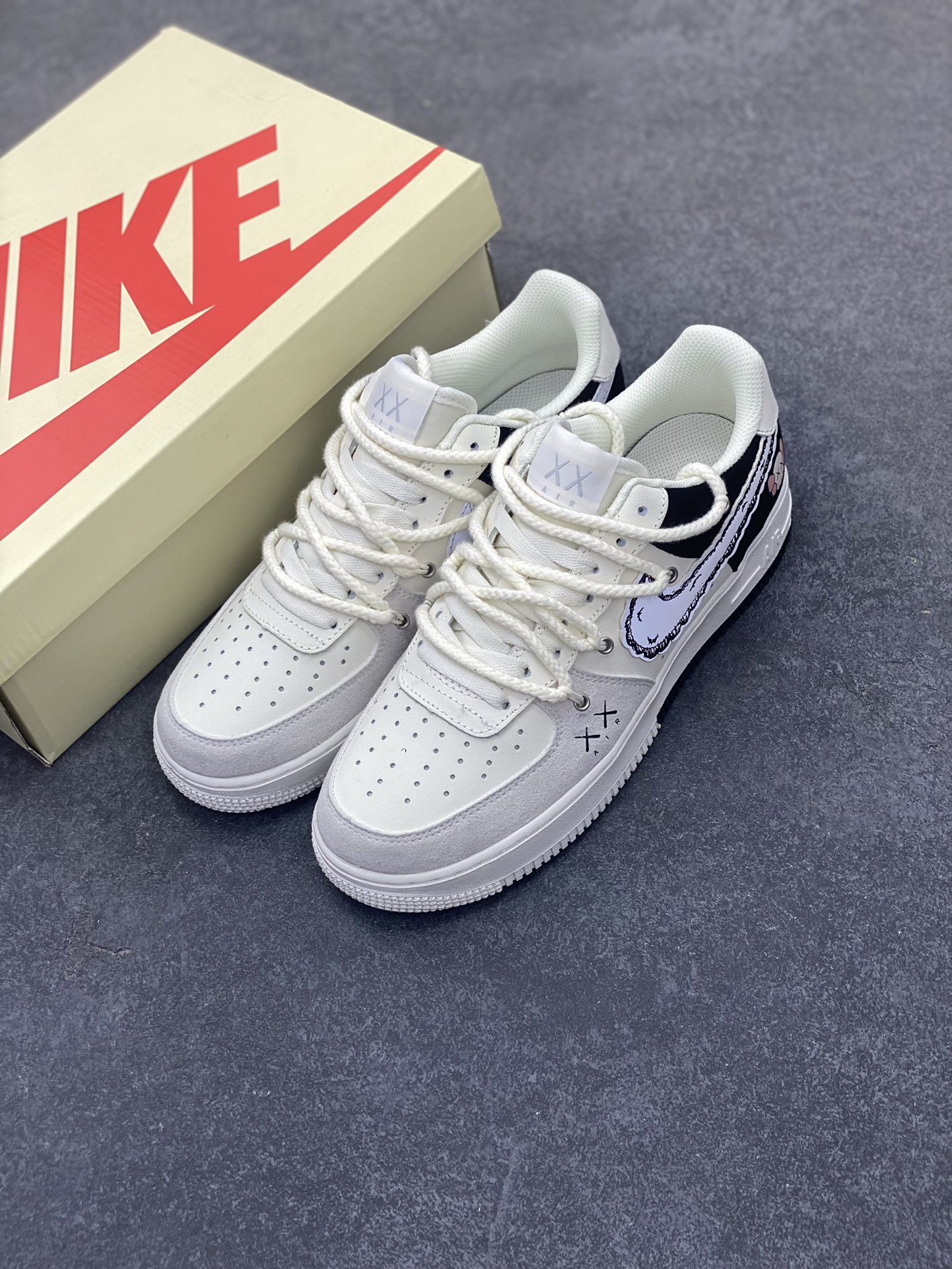 图片[8]-Nike Air Force 1 Low 07 x 暴力熊 原楦头原纸板 打造纯正低帮空军版型 专注外贸渠道 全掌内置蜂窝气垫 原盒配件 原厂中底钢印、拉帮完美 货号：SL-888833 尺码：36 36.5 37.5 38 38.5 39 40 40.5 41 42 42.5 43 44 44.5 45-选品中心