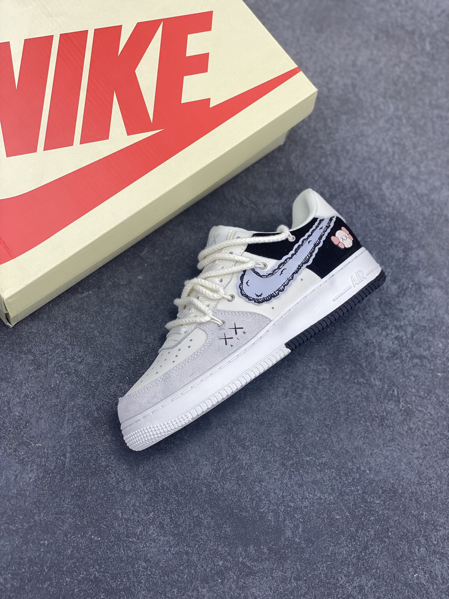 图片[7]-Nike Air Force 1 Low 07 x 暴力熊 原楦头原纸板 打造纯正低帮空军版型 专注外贸渠道 全掌内置蜂窝气垫 原盒配件 原厂中底钢印、拉帮完美 货号：SL-888833 尺码：36 36.5 37.5 38 38.5 39 40 40.5 41 42 42.5 43 44 44.5 45-选品中心