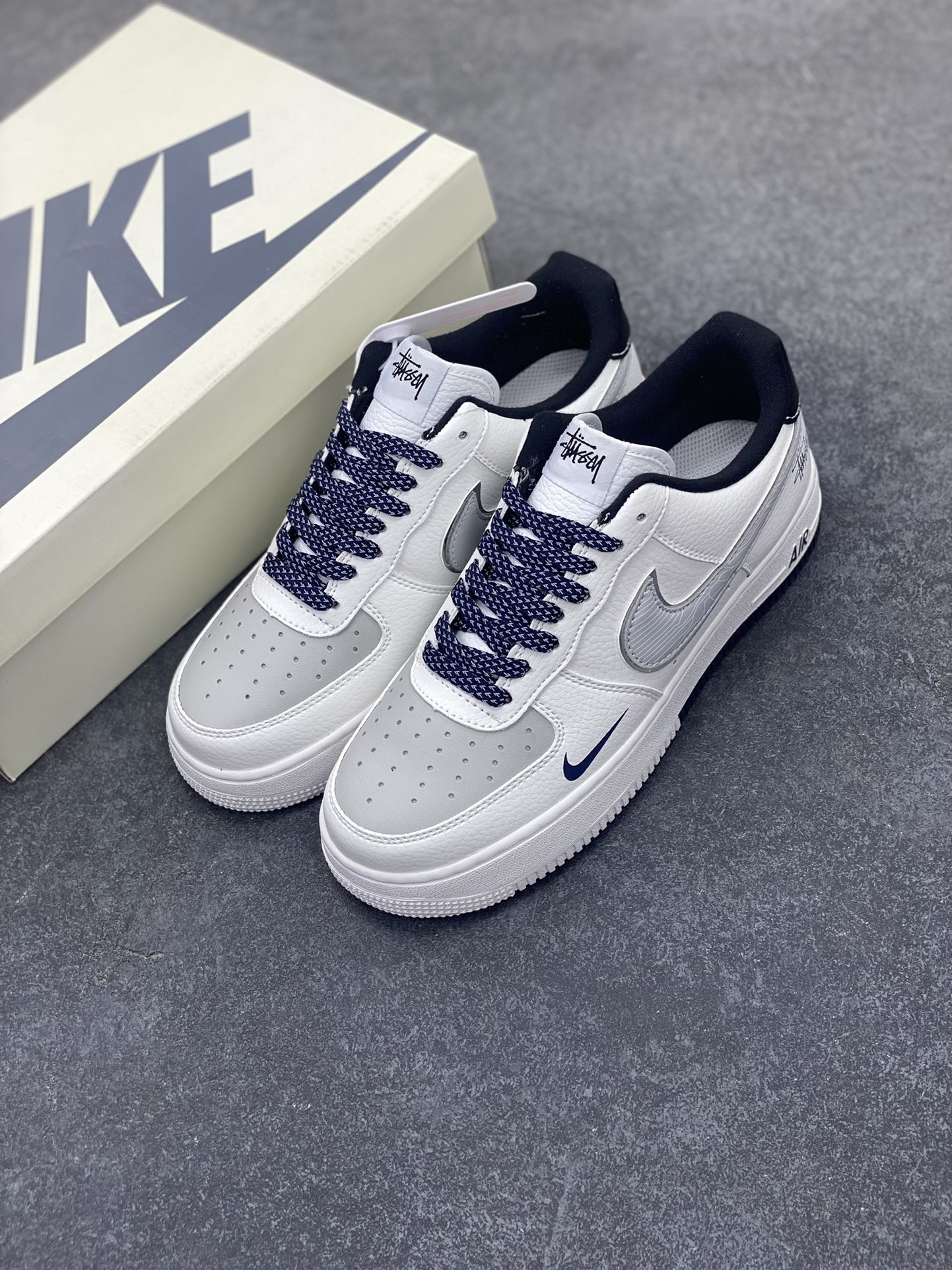 图片[8]-NIke Air Force 1 \’07 Low “斯图西联名”空军一号 低帮 运动鞋 休闲鞋 折边针车 工艺难度大 原楦头原纸板 原装鞋盒 定制五金配件 内置全掌气垫 原厂鞋底 货号：DQ6628-156 尺码：36 36.5 37.5 38 38.5 39 40 40.5 41 42 42.5 43 44 44.5 45-选品中心
