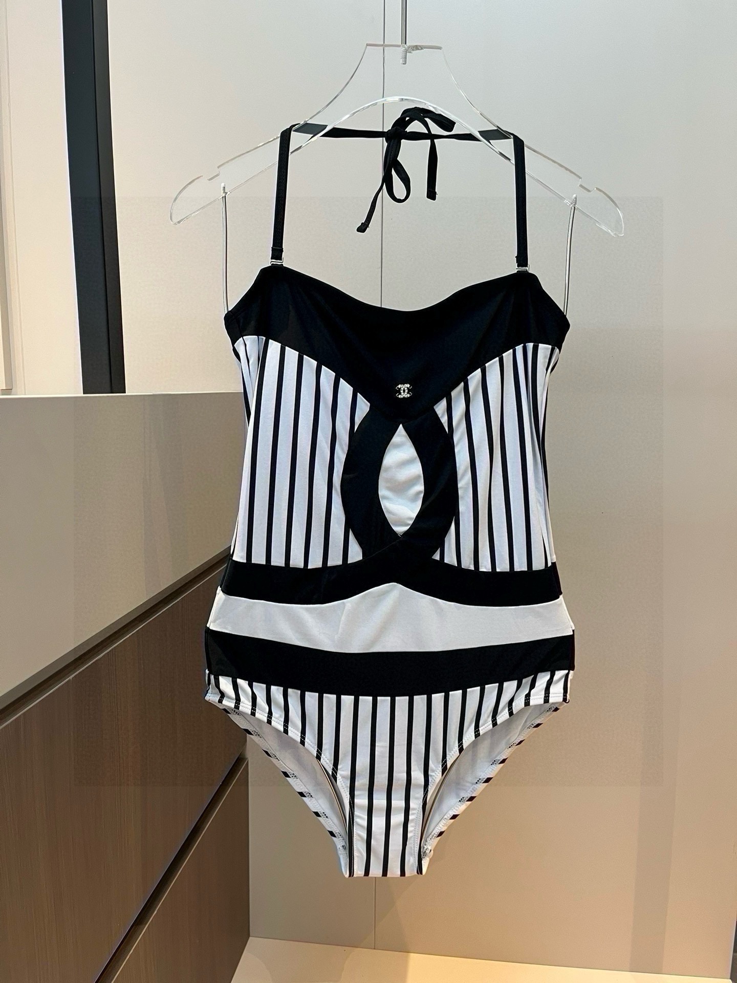 

Chanel香奈儿官方新款泳衣比基尼👙，高端定制，S M L XL