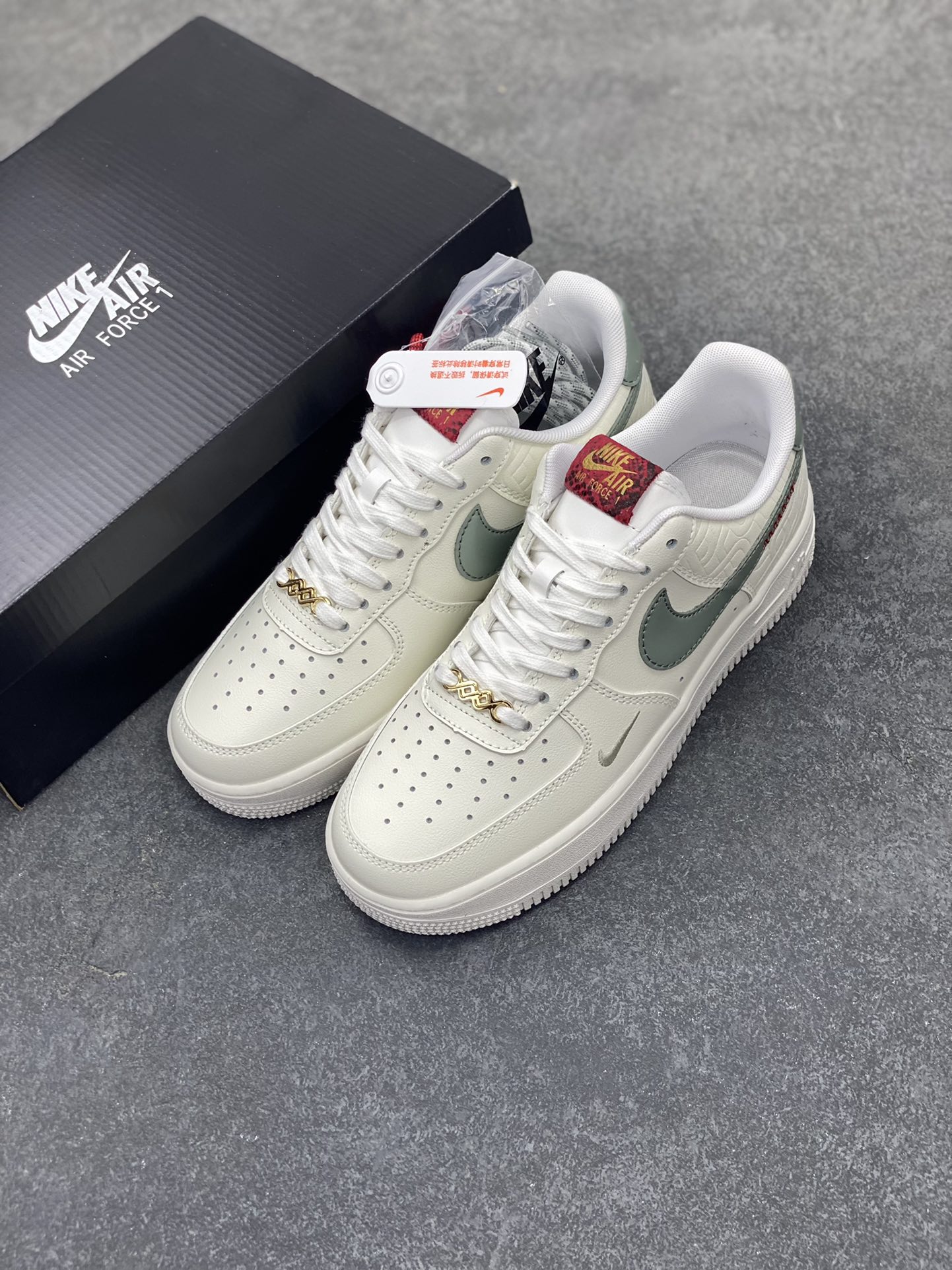 图片[8]-独家全新开模 纯原版本💯 Nike Air Force 1 \’07 Low 空军一号低帮运动板鞋 灰白 原装级别 原楦头原纸板 打造纯正空军版型#专注外贸渠道 全掌内置蜂窝气垫 #原盒配件 原厂中底钢印、拉帮完美 货号：FD9763-101 尺码：36 36.5 37.5 38 38.5 39 40 40.5 41 42 42.5 43 44 44.5 45-选品中心