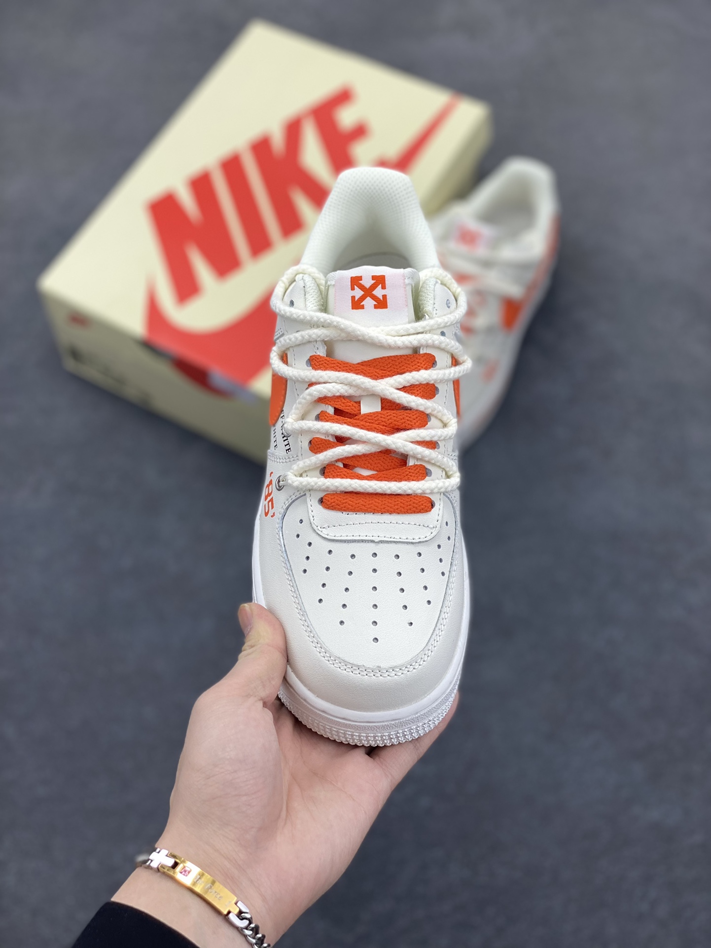 图片[2]-Nike Air Force 1 Low 07 x OFF-WHITE 原楦头原纸板 打造纯正低帮空军版型 专注外贸渠道 全掌内置蜂窝气垫 原盒配件 原厂中底钢印、拉帮完美 货号：TX-589622 尺码：36 36.5 37.5 38 38.5 39 40 40.5 41 42 42.5 43 44 44.5 45-选品中心