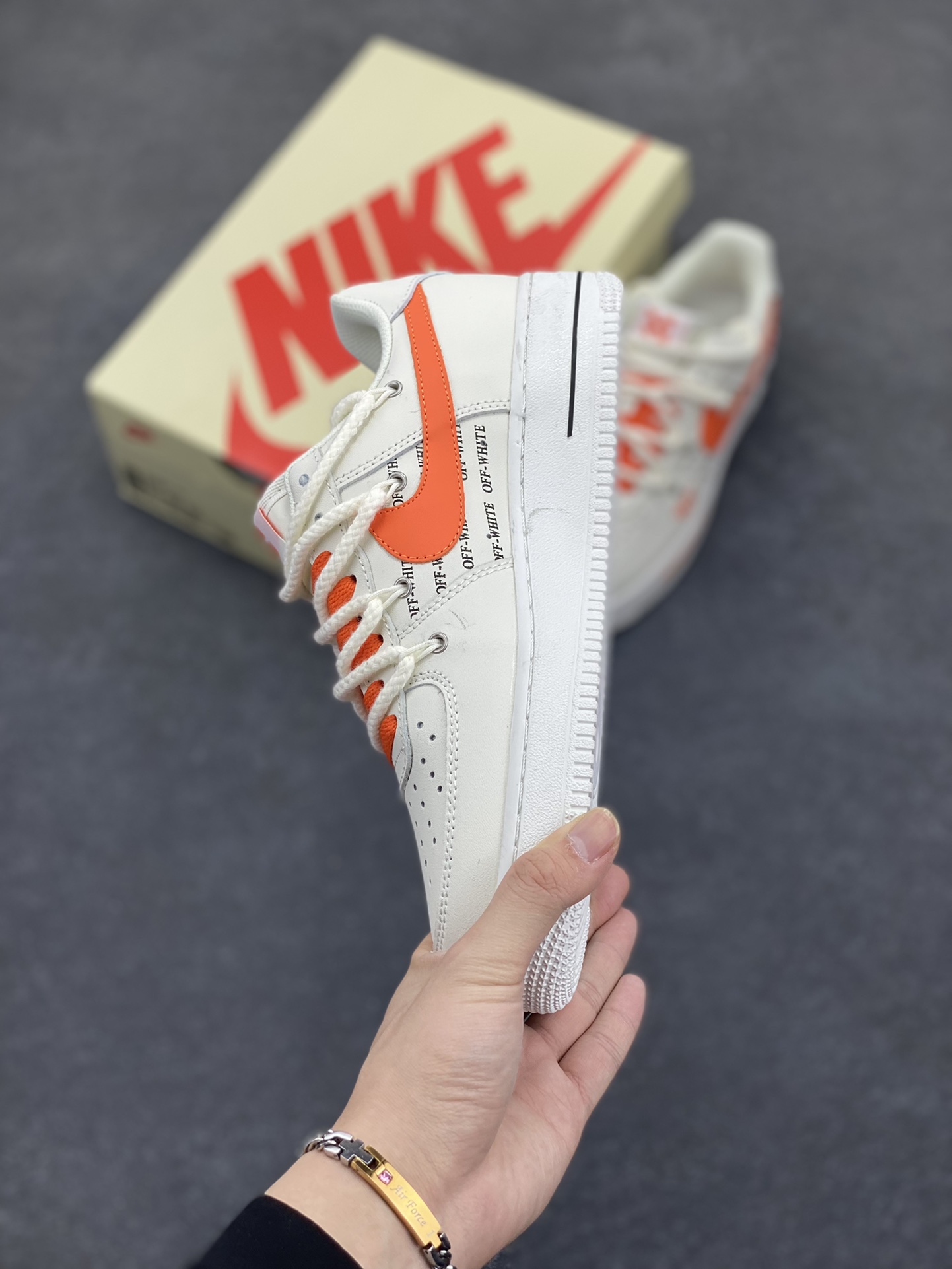 图片[3]-Nike Air Force 1 Low 07 x OFF-WHITE 原楦头原纸板 打造纯正低帮空军版型 专注外贸渠道 全掌内置蜂窝气垫 原盒配件 原厂中底钢印、拉帮完美 货号：TX-589622 尺码：36 36.5 37.5 38 38.5 39 40 40.5 41 42 42.5 43 44 44.5 45-选品中心
