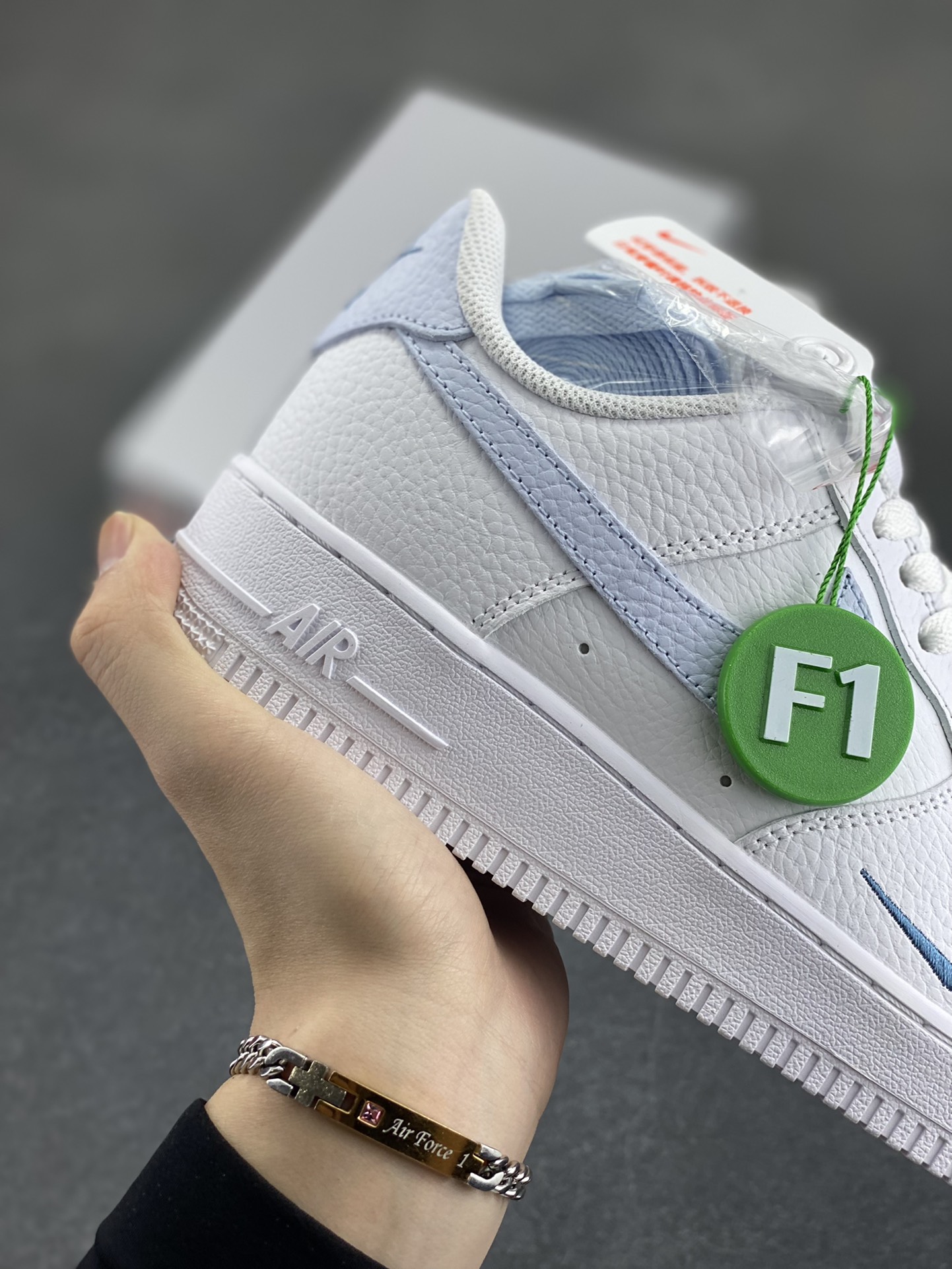 图片[6]-Nk Air Force 1\’07 Low 白月色 空军一号低帮休闲板鞋 原楦头原纸板 打造纯正空军版型#专注外贸渠道 全掌内置蜂窝气垫 #原盒配件 原厂中底钢印、拉帮完美 货号：HV2511-100 尺码：35.5 36 36.5 37.5 38 38.5 39 40 40.5 41 42 42.5 43 44 44.5 45-选品中心