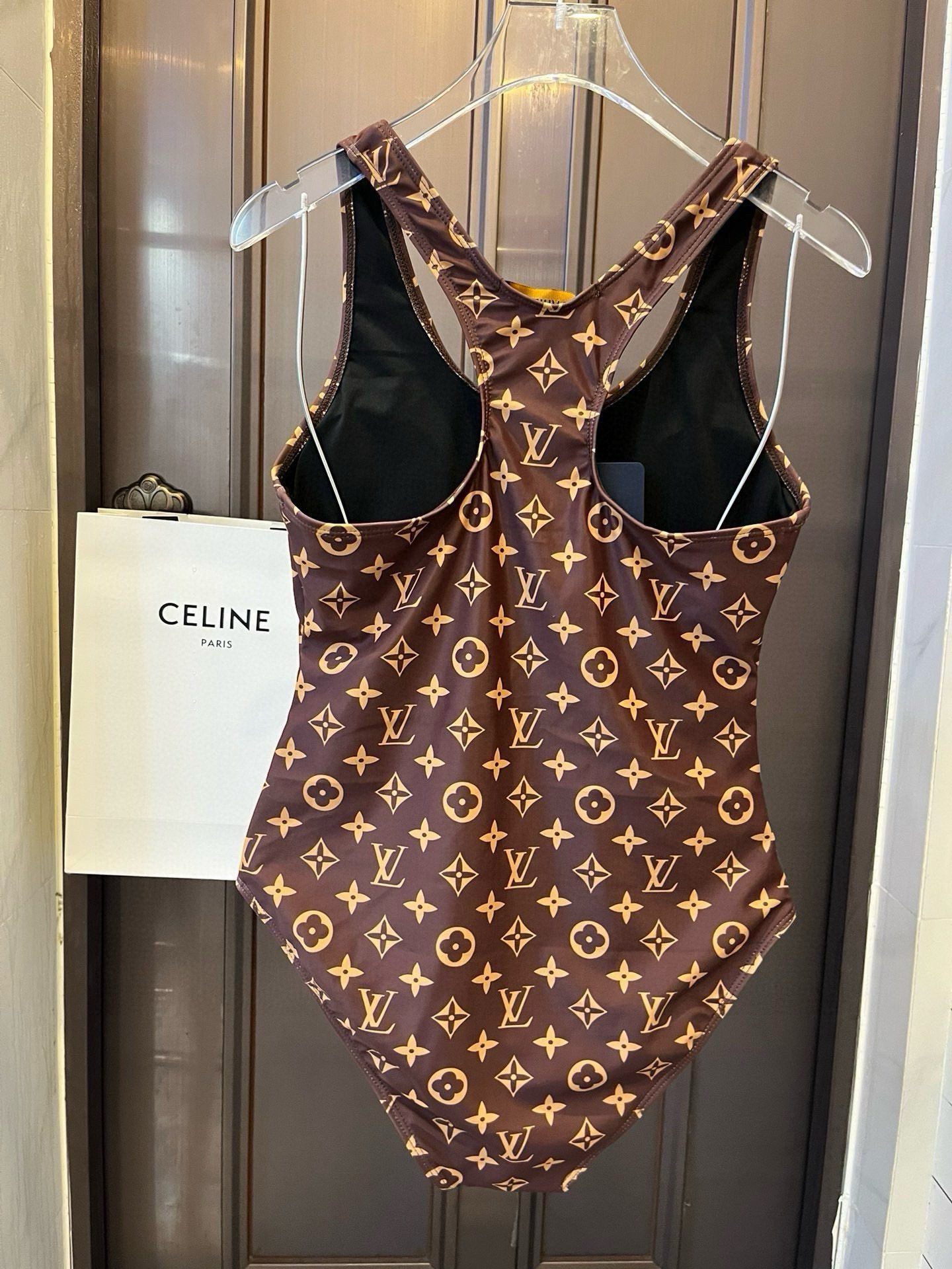 New Louis Vuitton Swimsuit: Special Grant 184, Versatile Design for Various Scenarios - 图片 3