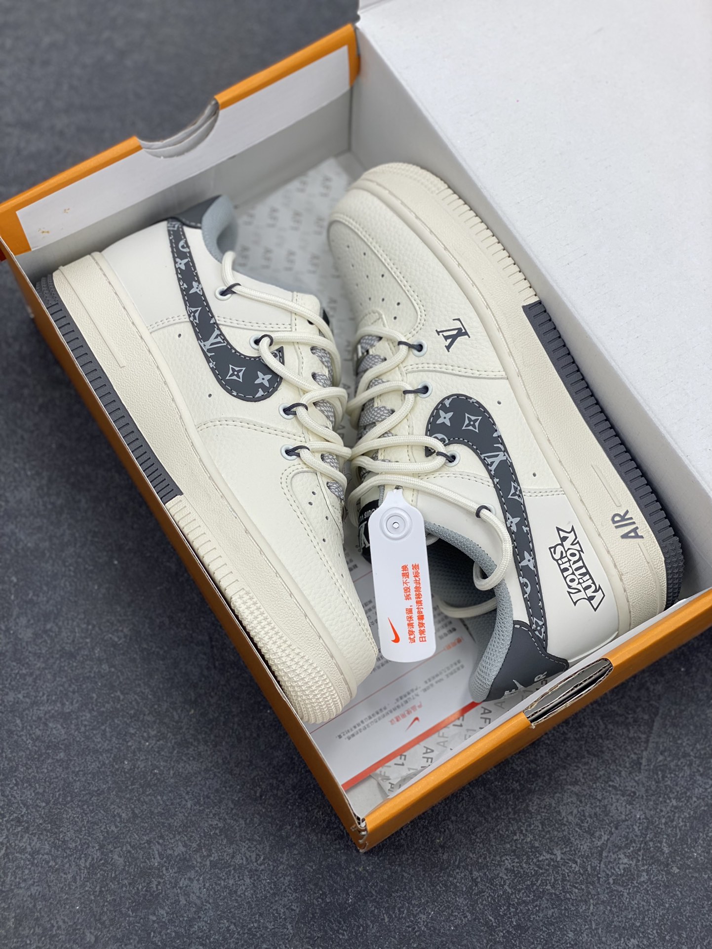 图片[9]-NIke Air Force 1 \’07 Low “LV联名——双拼灰花纹抽绳”空军一号 低帮 运动鞋 休闲鞋 折边针车 工艺难度大 原楦头原纸板 原装鞋盒 定制五金配件 内置全掌气垫 原厂鞋底 货号：DM6868-063 尺码：36 36.5 37.5 38 38.5 39 40 40.5 41 42 42.5 43 44 44.5 45-选品中心