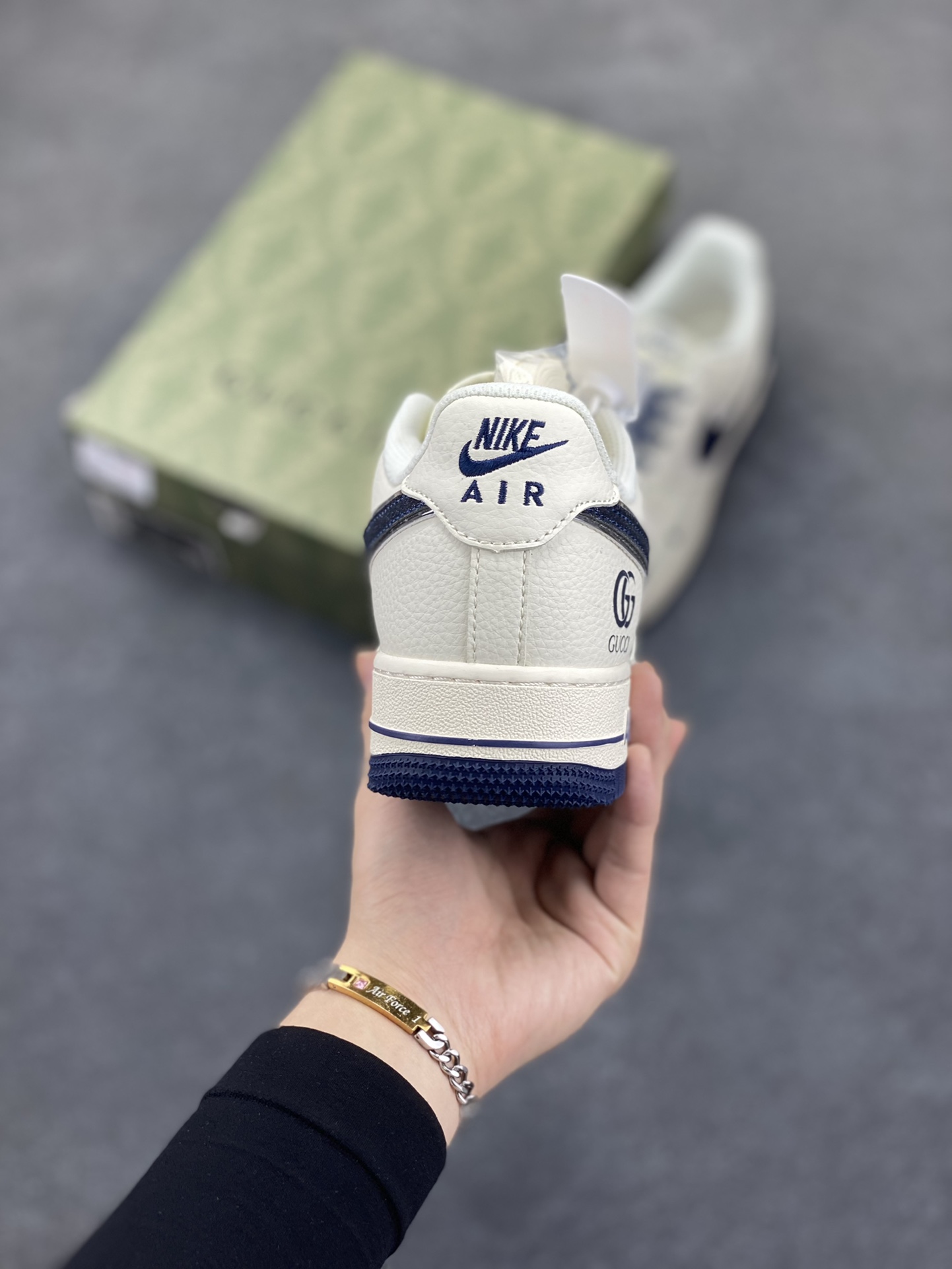 图片[4]-NIke Air Force 1 \’07 Low “古驰联名”空军一号 低帮 运动鞋 休闲鞋 折边针车 工艺难度大 原楦头原纸板 原装鞋盒 定制五金配件 内置全掌气垫 原厂鞋底 货号：QY6818-610 尺码：36 36.5 37.5 38 38.5 39 40 40.5 41 42 42.5 43 44 44.5 45-选品中心