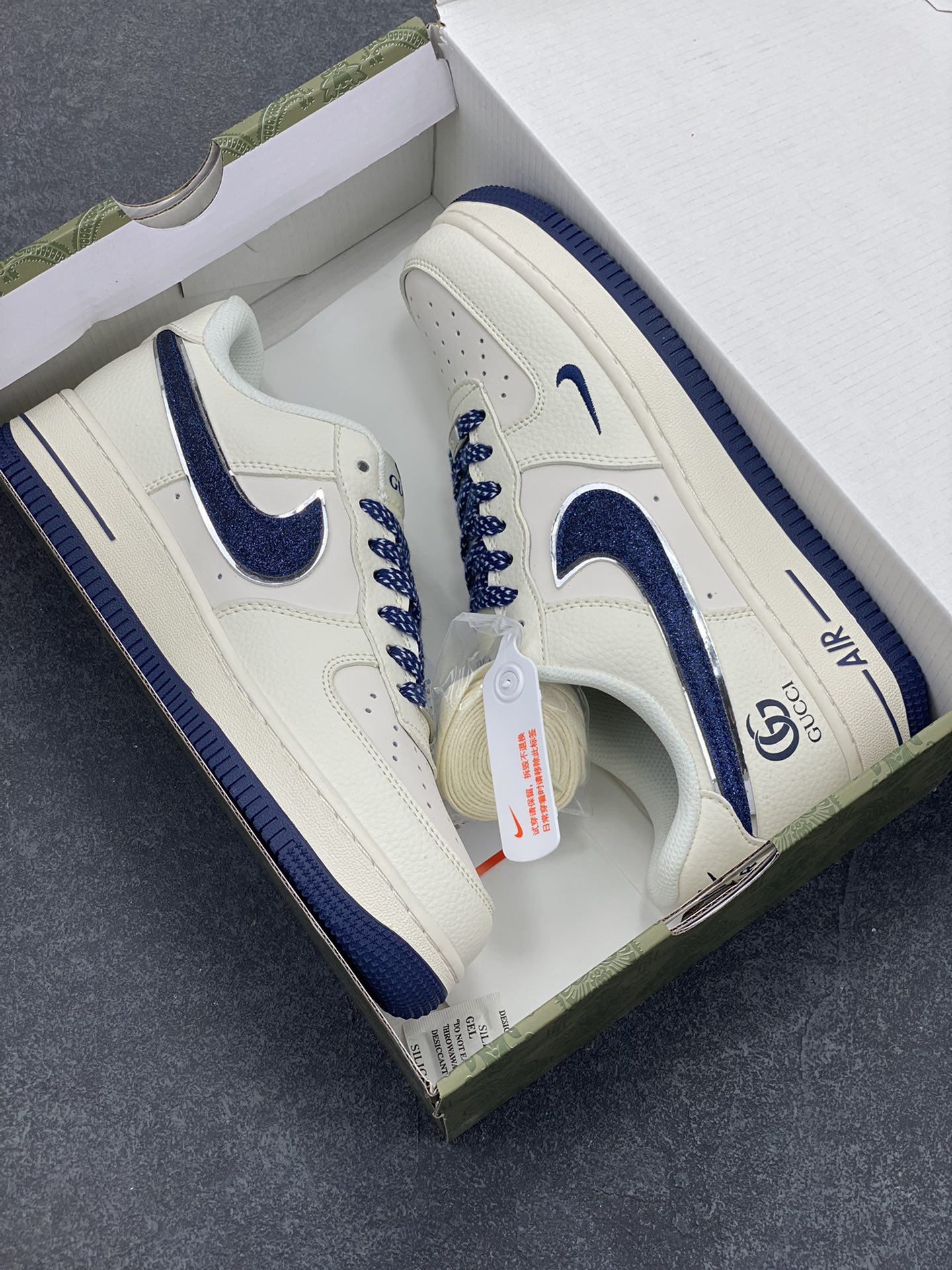 图片[9]-NIke Air Force 1 \’07 Low “古驰联名”空军一号 低帮 运动鞋 休闲鞋 折边针车 工艺难度大 原楦头原纸板 原装鞋盒 定制五金配件 内置全掌气垫 原厂鞋底 货号：QY6818-610 尺码：36 36.5 37.5 38 38.5 39 40 40.5 41 42 42.5 43 44 44.5 45-选品中心