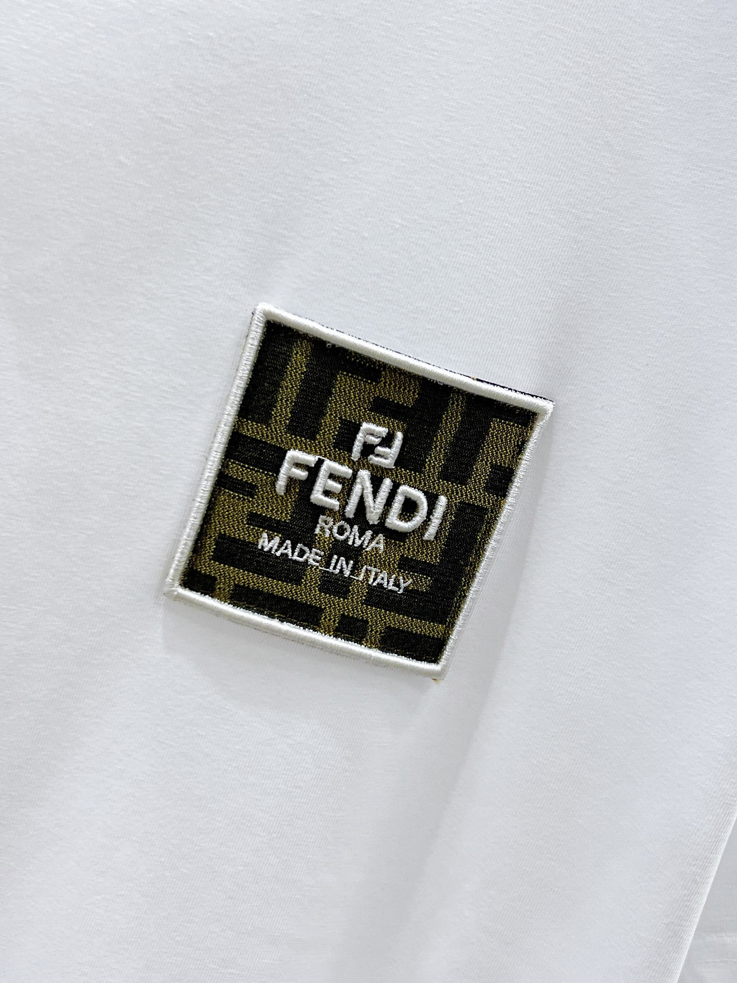 Fendi T恤服装,fendi 5 Fendi T恤服装,fendi 5