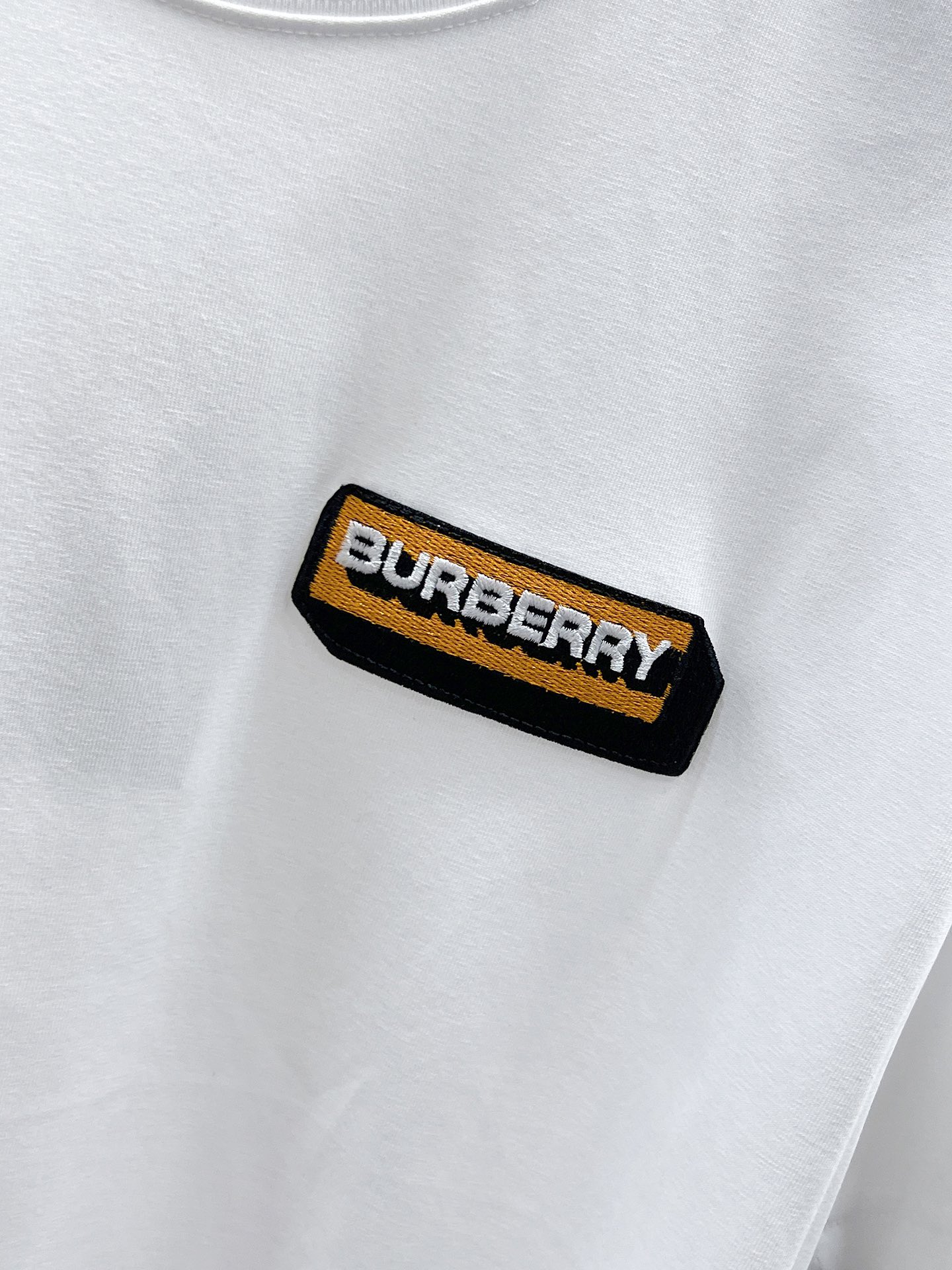 Burberry  T恤服装,burberry 5