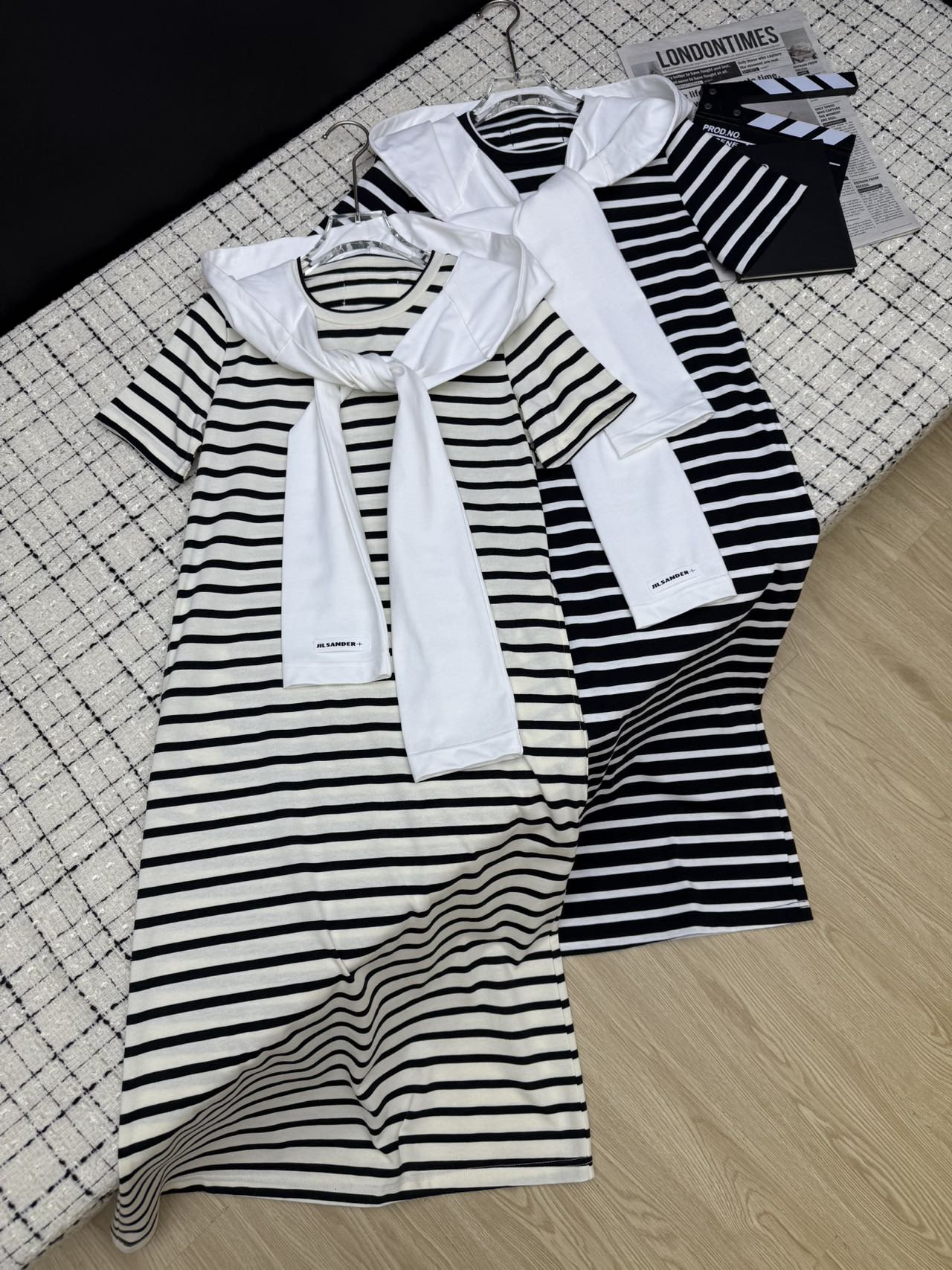 NO:327304,25 new style round neck striped dress, hat removal, can also be tied as a belt around the waist, full of design sense, customized fabric, recommended single-wear base, simple and elegant design, the style is just right, easy to hide the flesh and make you slim, two-color SMLXL, skirts, hats, alexander wang1986090925新款 圆领条纹连衣裙 帽子拆卸 也可系腰上当腰带 设计感满满 定制面料 单穿打底推荐 简洁大方设计 版型恰到好处轻松藏肉显瘦 两色SMLXL,,skirts,hats,alexander wang,Women's clothing