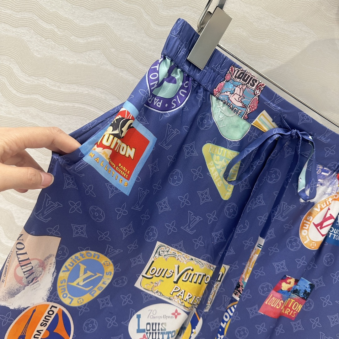 独家首发❤️原单品质💕lou神仙颜值的彩虹假日🌈系列经典MONOGRAM暗纹logo定位海报徽章印花印花