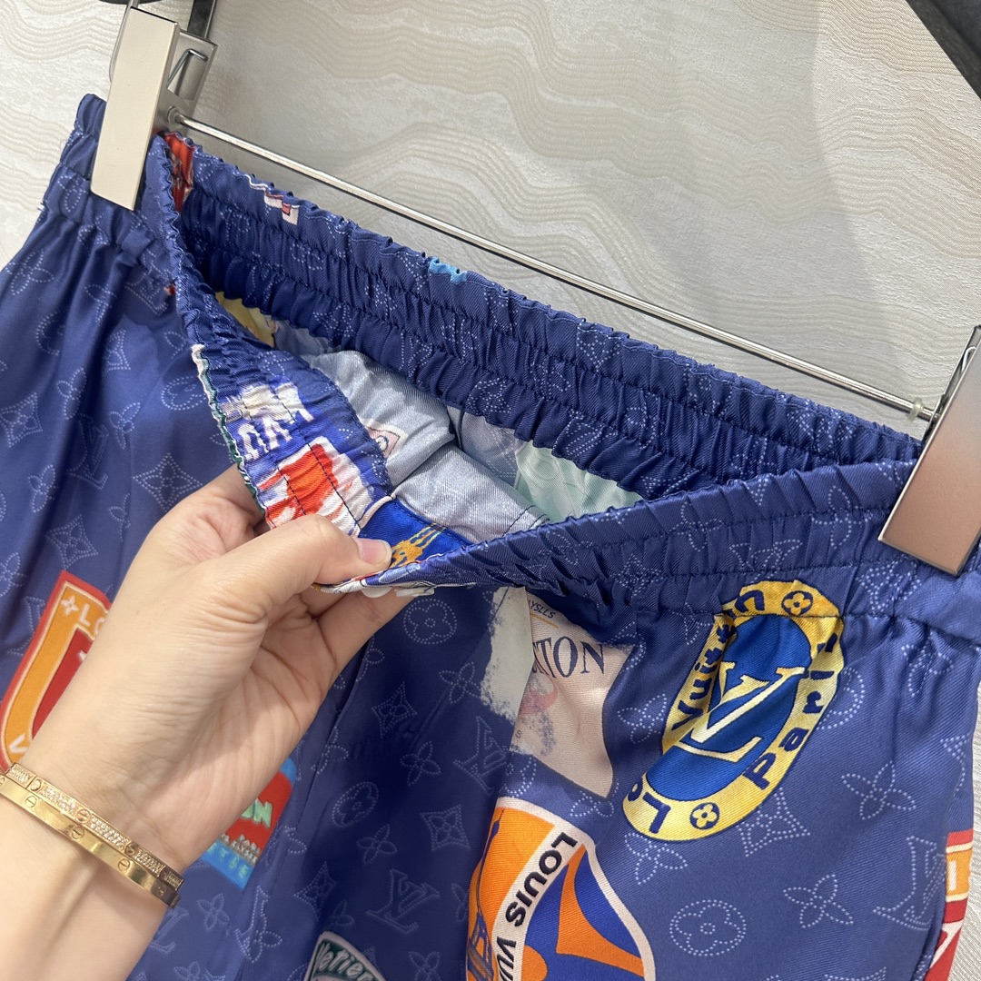 独家首发❤️原单品质💕lou神仙颜值的彩虹假日🌈系列经典MONOGRAM暗纹logo定位海报徽章印花印花