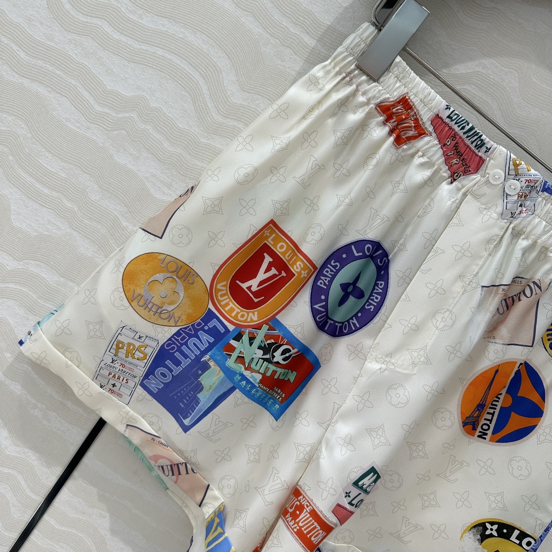 独家首发❤️原单品质💕lou神仙颜值的彩虹假日🌈系列经典MONOGRAM暗纹logo定位海报徽章印花印花