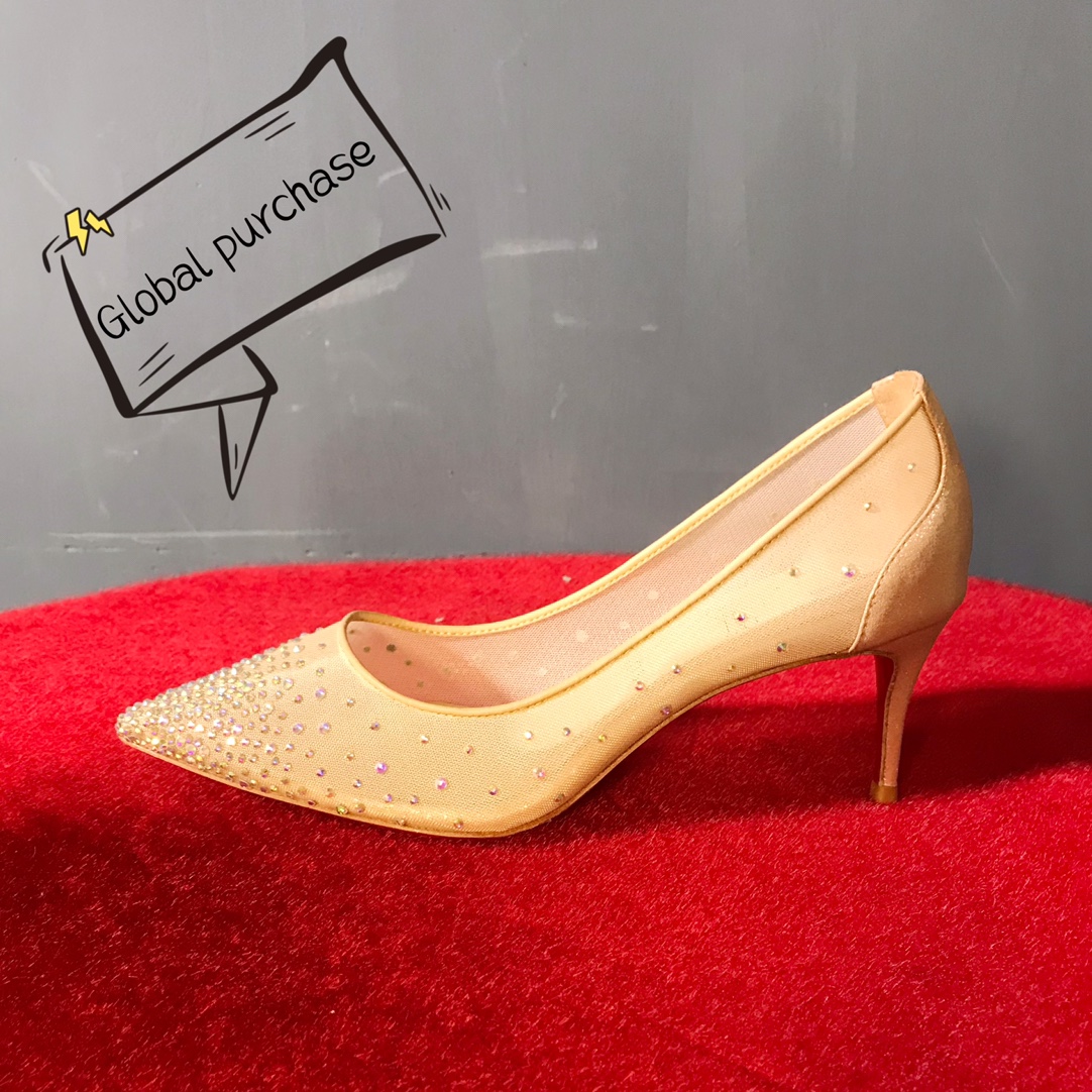 NO:100557,High-end customization 2025 spring and summer diamond classic series!  H7Cm, size 34-42. Customized models are not refunded or exchanged. 9038-012. Gold fabric leather, fantasy and imitation of the Ao Diamond. Official website synchronization. Standard European code Reference:9038-012 Color:gold Material:fishnet/diamond Lining:goat leather Heel height:7Cm Sole:leather sole Size:EUR 34-42 (US 4-11):,,christian louboutin19860909高端订制 2025春夏钻石款精典系列！ H7Cm,尺码34-42码.订制款不退不换.9038-012.金色布纹皮,幻彩仿奥钻.官网同步. 标准欧码 Reference:9038-012 Color:gold Material:fishnet/diamond Lining:goat leather Heel heigh:7Cm Sole:leather sole Size:EUR 34－42（US 4一11) :,,christian louboutin,Women's Shoes