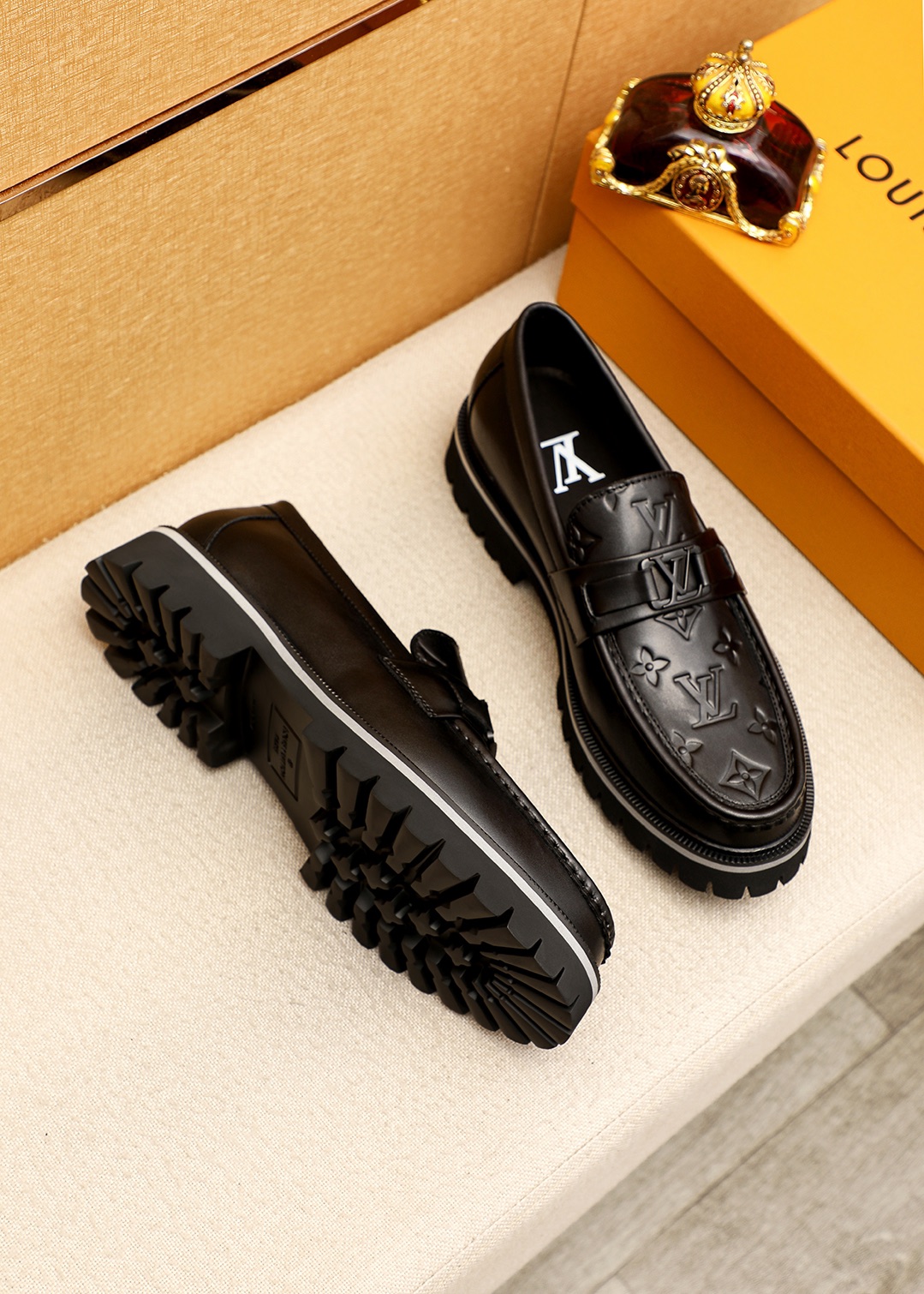 Louis Vuitton Leather Loafers with Embossed Detailing - Stylish and Comfortable 3 i1744686730 1121 1