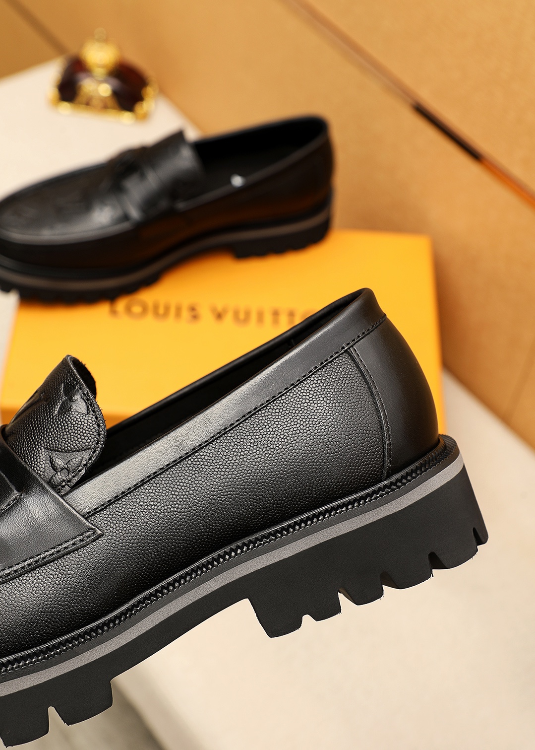 Louis Vuitton Leather Loafers Embossed Monogram, Size 38-44, Four Colors Available 9 i1744689535 2430 7