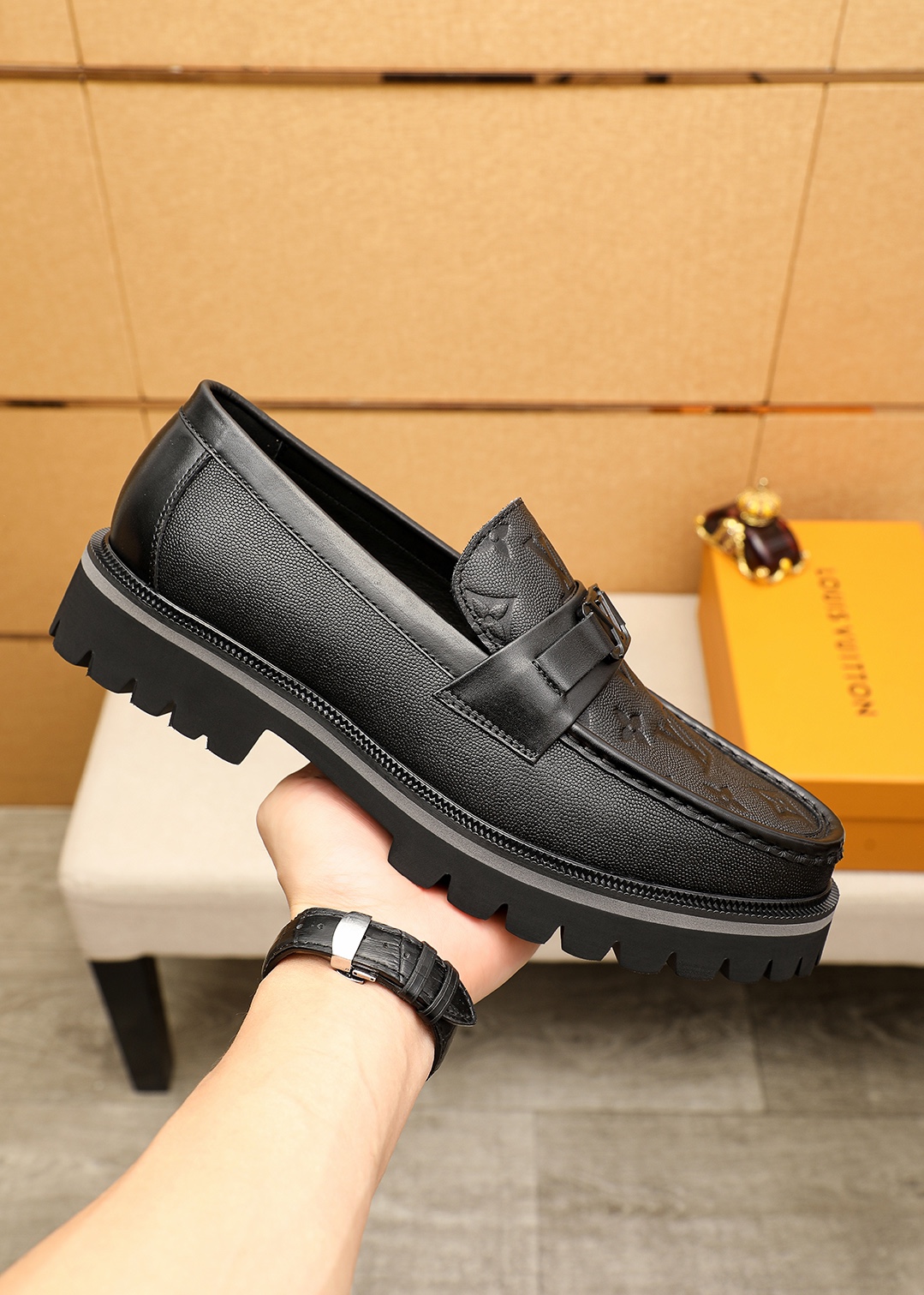 Louis Vuitton Leather Loafers Embossed Monogram, Size 38-44, Four Colors Available 5 i1744689535 4932 3