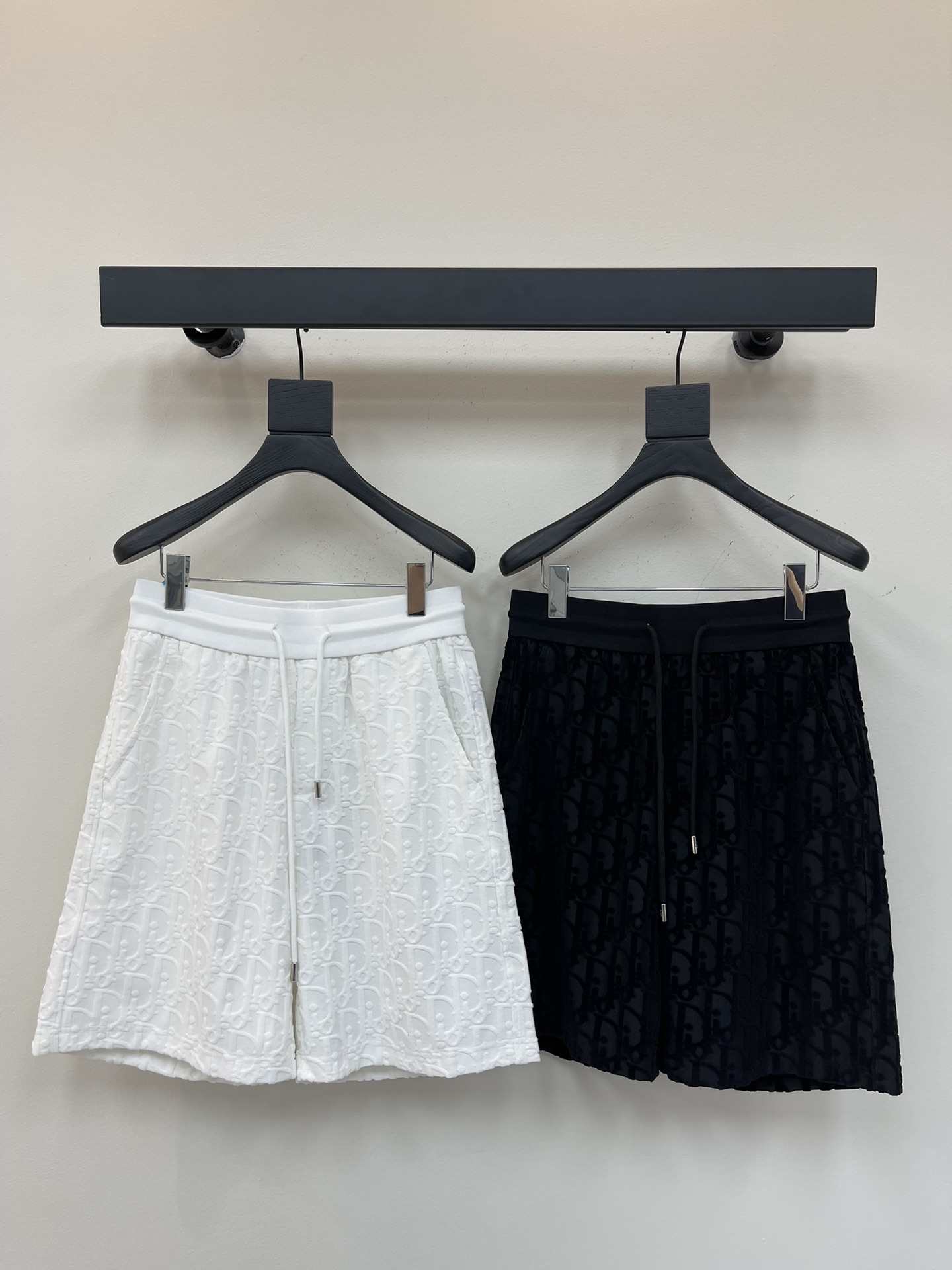 NO:327167,Dio*25 spring and summer new jacquard letter logo shorts, customized fabric, comfortable, soft and skin-friendly, and the upper body effect is casual and versatile!  Size S-XL, dior, shorts, alexander wang19860909Dio*25春夏新款提花字母标识短裤,定制面料,舒适柔软亲肤,上身效果休闲百搭！ 尺码S-XL,,dior,shorts,alexander wang,Women's clothing