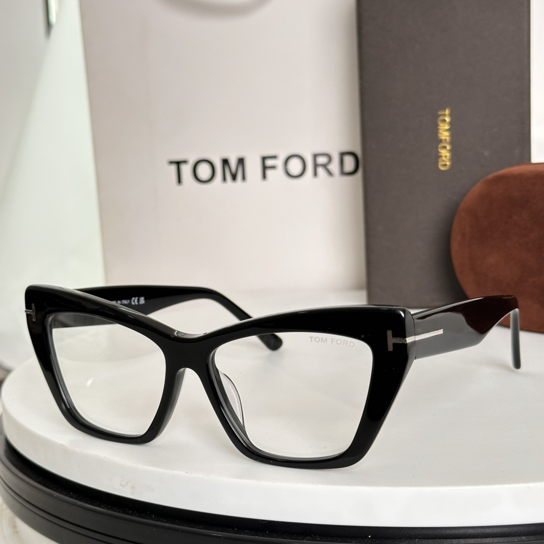  ‼️TOM FOR*官网原版一比一
汤姆福*ModelFT6026潮流时尚界的领军大牌牌，受很多时髦达
