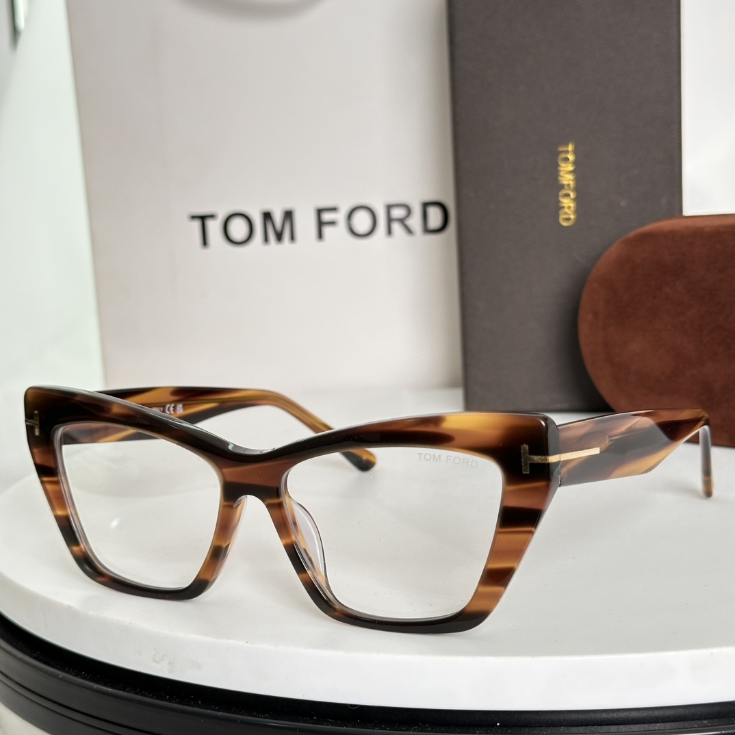  ‼️TOM FOR*官网原版一比一
汤姆福*ModelFT6026潮流时尚界的领军大牌牌，受很多时髦达