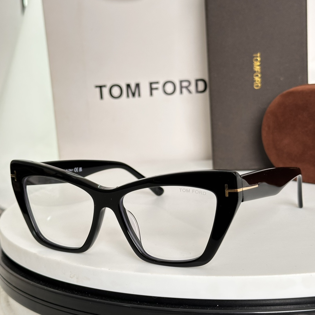  ‼️TOM FOR*官网原版一比一
汤姆福*ModelFT6026潮流时尚界的领军大牌牌，受很多时髦达