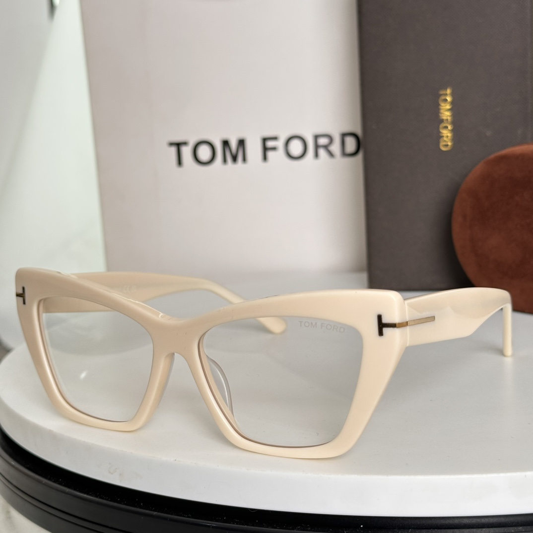  ‼️TOM FOR*官网原版一比一
汤姆福*ModelFT6026潮流时尚界的领军大牌牌，受很多时髦达