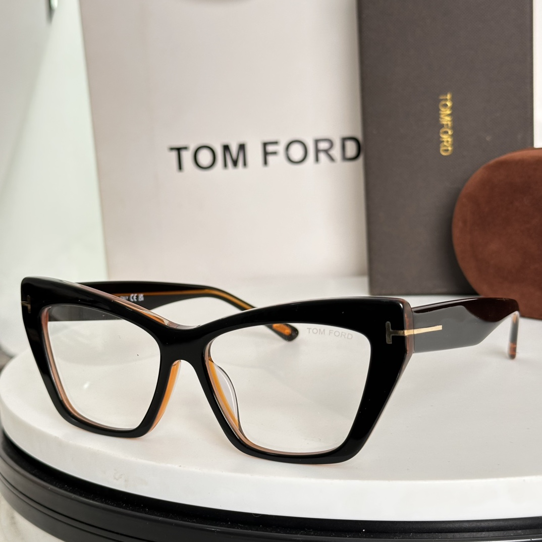  ‼️TOM FOR*官网原版一比一
汤姆福*ModelFT6026潮流时尚界的领军大牌牌，受很多时髦达