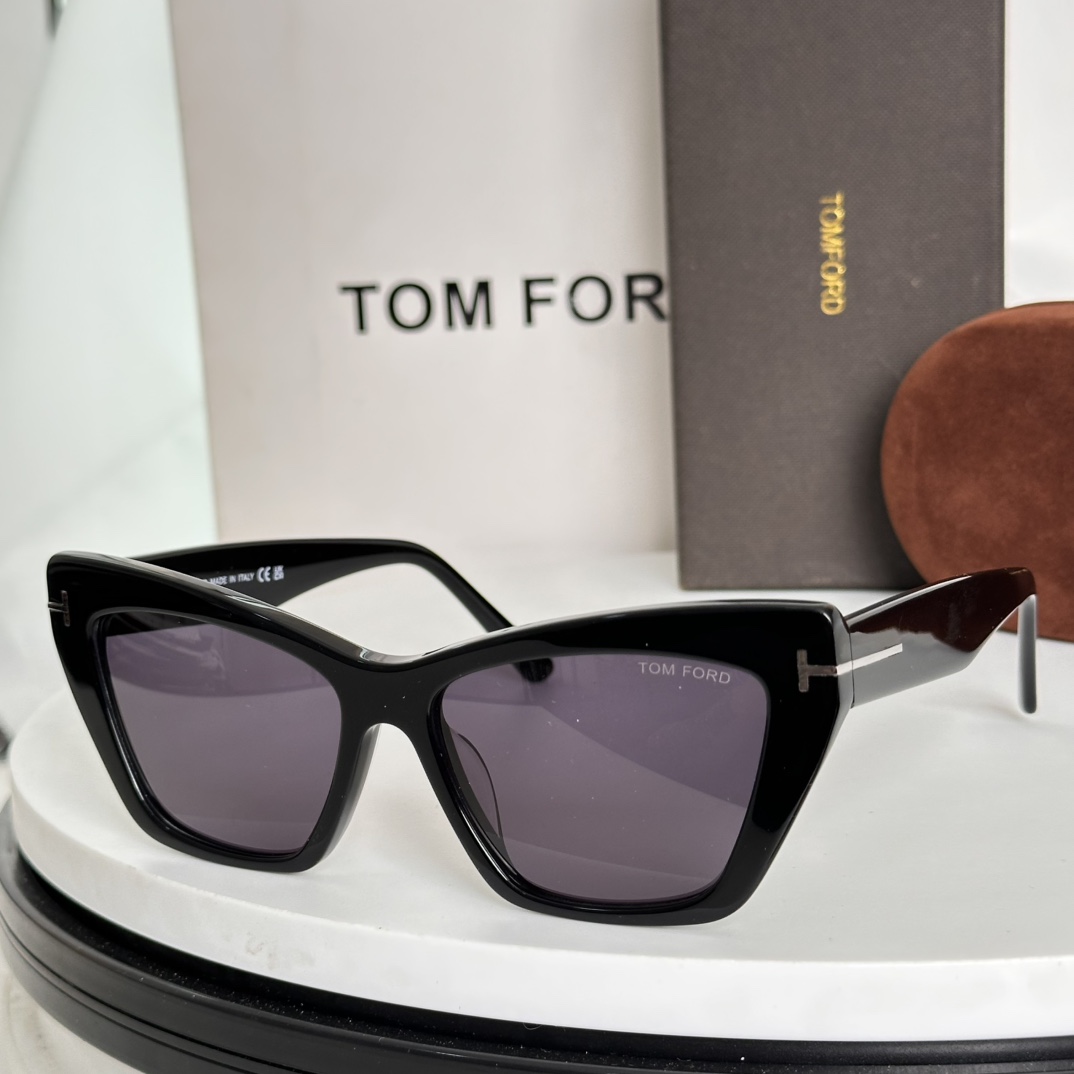  ‼️TOM FOR*官网原版一比一
汤姆福*ModelFT6026潮流时尚界的领军大牌牌，受很多时髦达