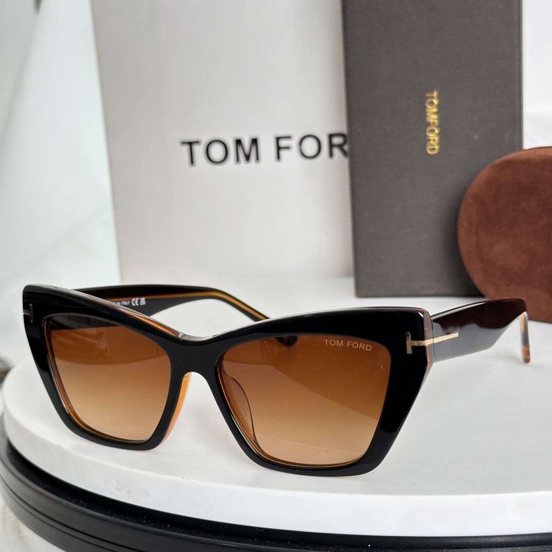  ‼️TOM FOR*官网原版一比一
汤姆福*ModelFT6026潮流时尚界的领军大牌牌，受很多时髦达