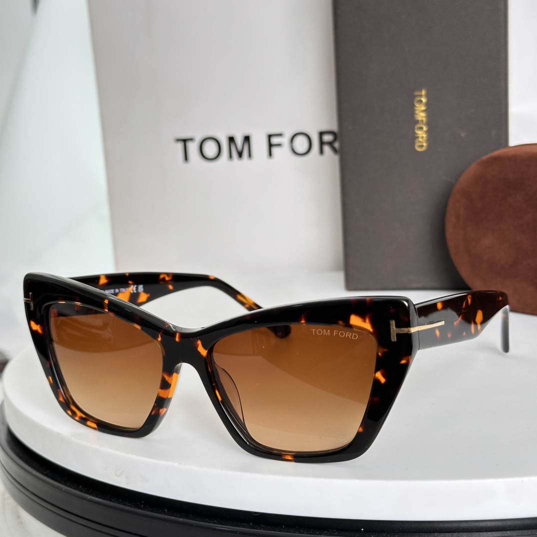  ‼️TOM FOR*官网原版一比一
汤姆福*ModelFT6026潮流时尚界的领军大牌牌，受很多时髦达