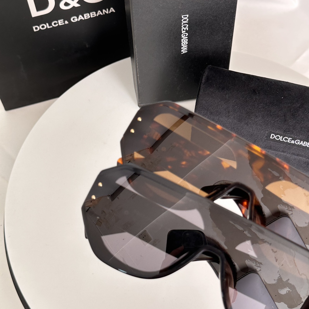  ‼️DOLCE & GABBAN*🌟🌟🌟MODEL：DG4481🌟🌟🌟SIZE：143-145🌟🌟🌟