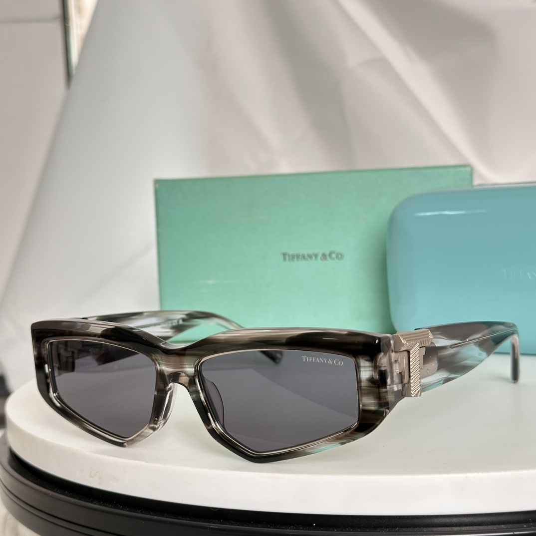  ‼️TIFFANY&Co. 
MODEL：TF4234U  
SIZE：55口16-135