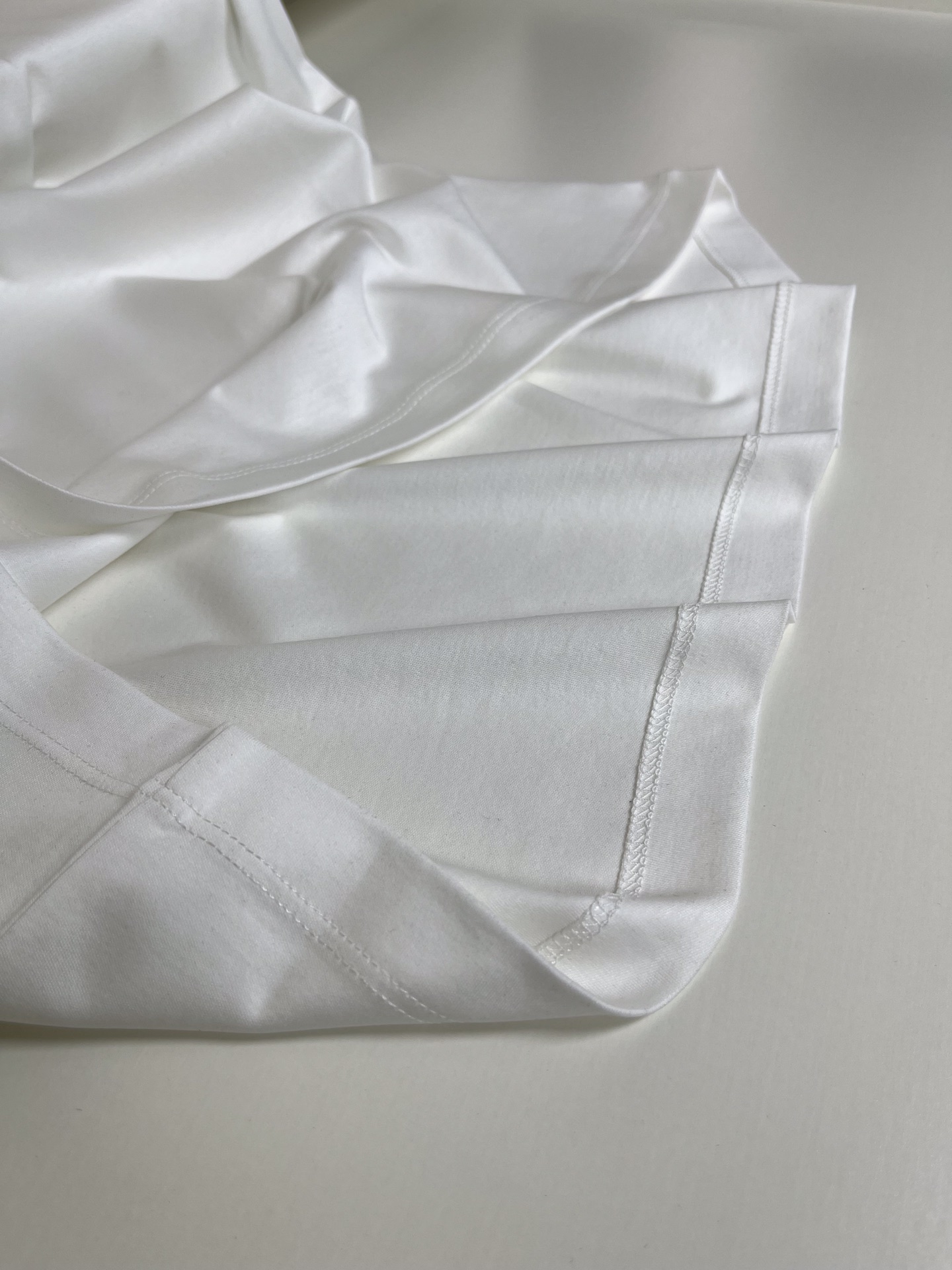   Kiton 老钱新贵推荐 他家西服 赋予穿着者难以名状的高贵精神 得以世界文明 对细节与面料的追求J
