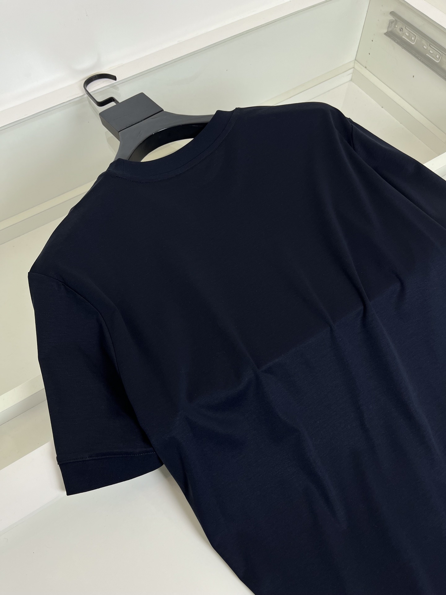   Kiton 老钱新贵推荐 他家西服 赋予穿着者难以名状的高贵精神 得以世界文明 对细节与面料的追求J