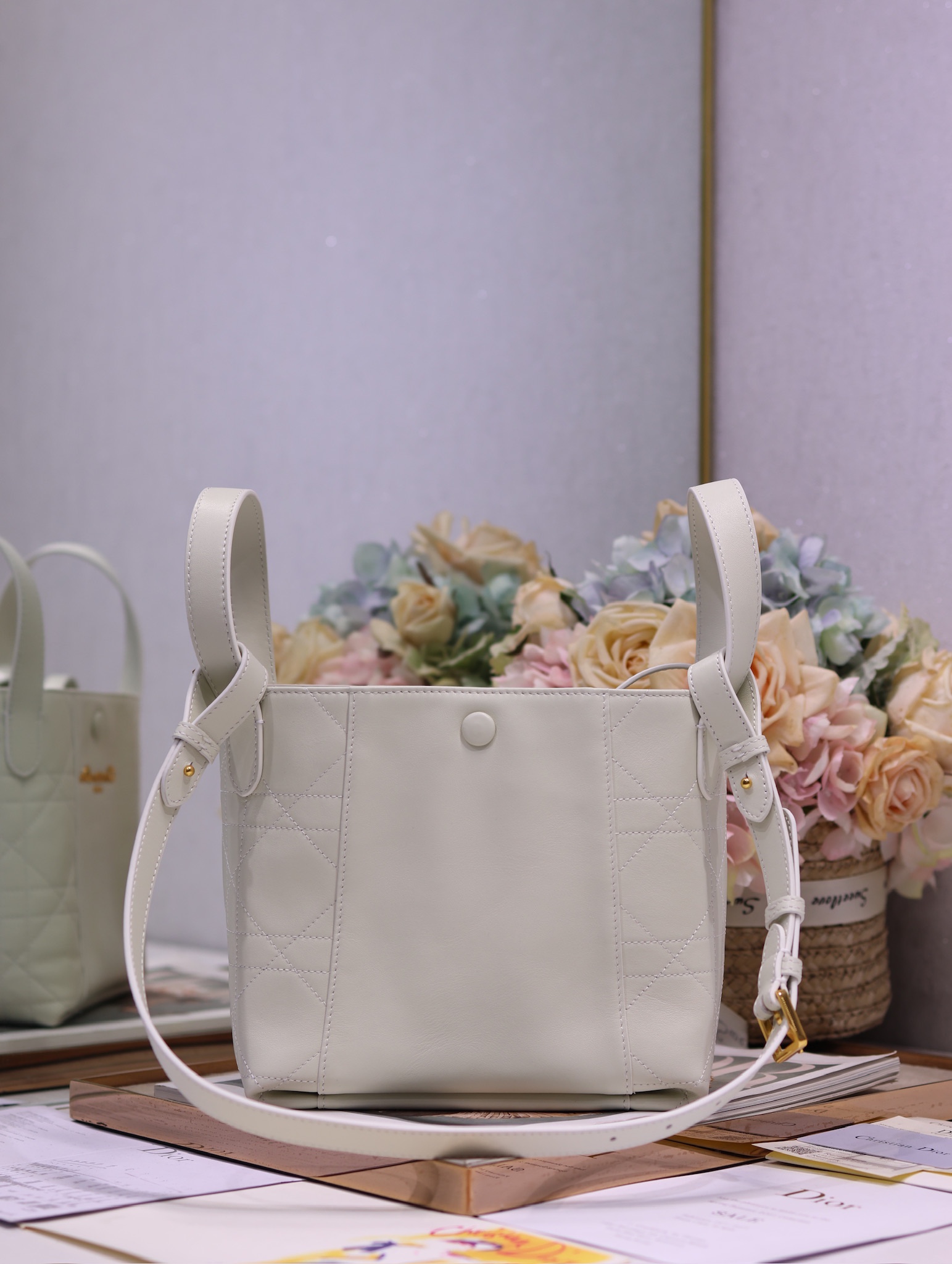 Christian Dior White Leather Small Signature Bucket Bag, 21 x 19 x 11 cm 5 i1744790756 6328 5
