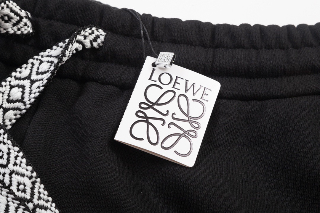 罗意威/Loewe 夏季新款 经典logo刺绣拼接织带休闲短裤 黑色