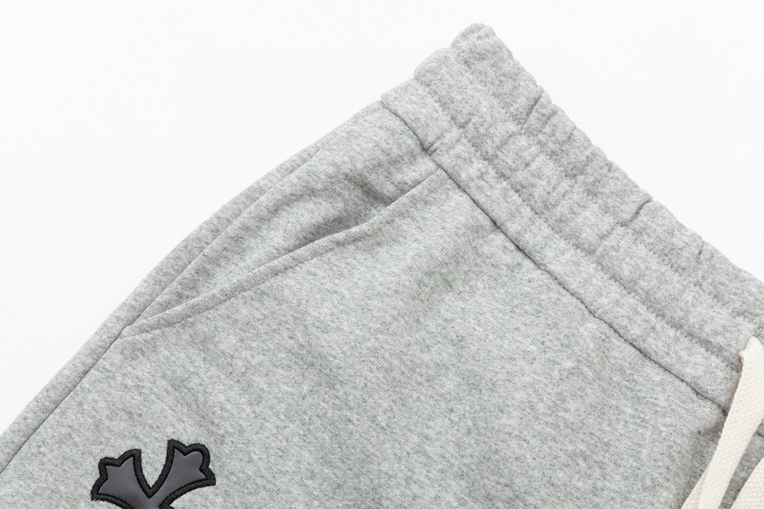 克罗心/Chrome Hearts 夏季新款 刺绣字母皮标十字架短裤 黑色/灰色