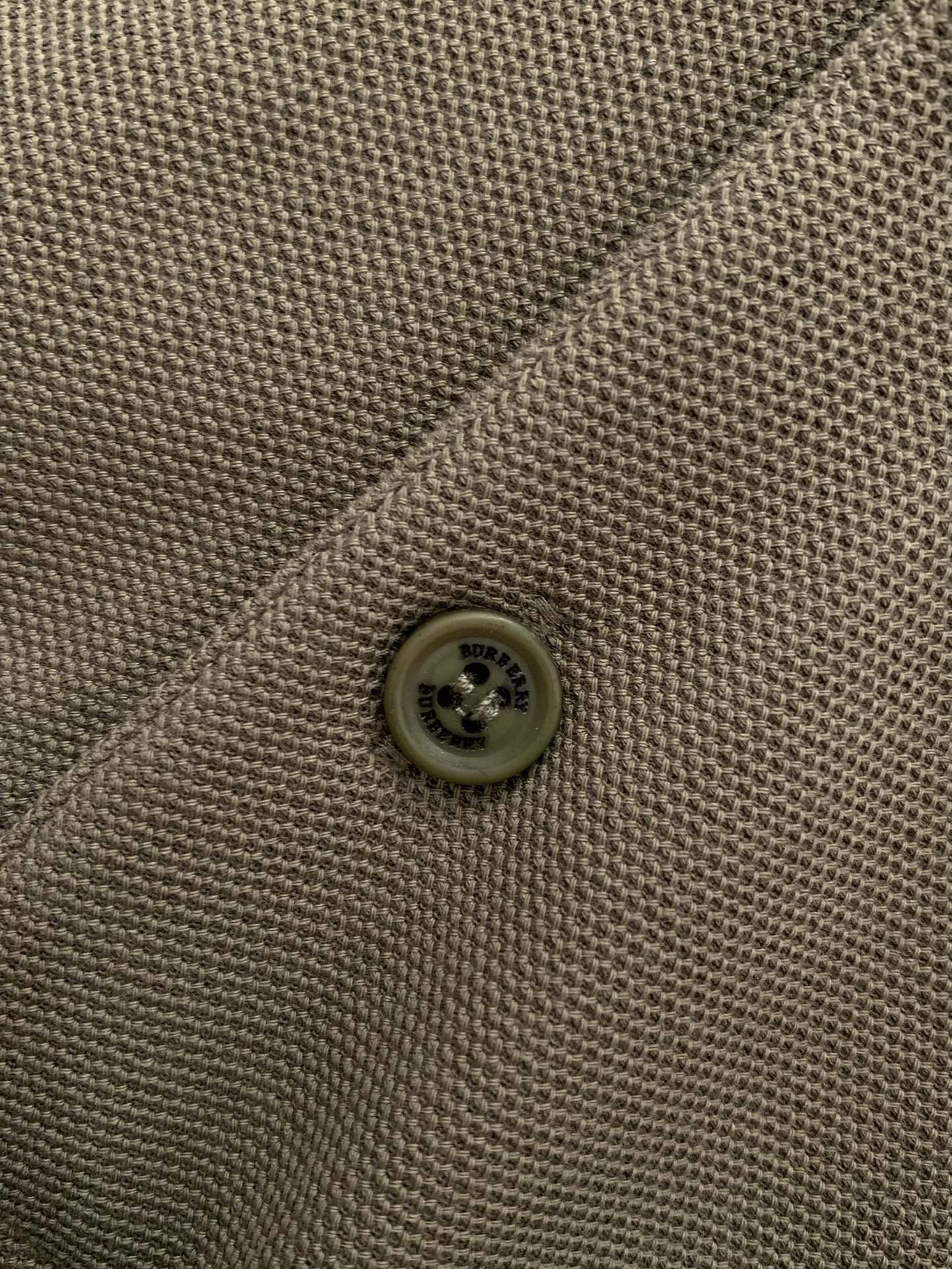 ，Burberry 巴宝莉，2025夏季最新品，专柜同步有售，原单狠货，时尚休闲翻领短袖T恤，进口原版面