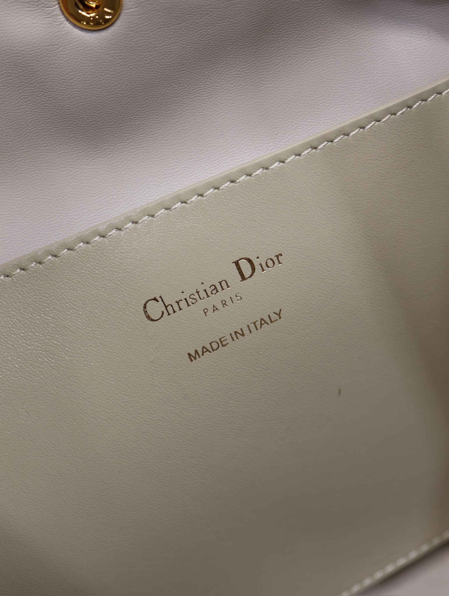 Dior Signature Medium Bucket Bag in Beige Leather with Gold-Tone Hardware 9 i1744797858 5894 7