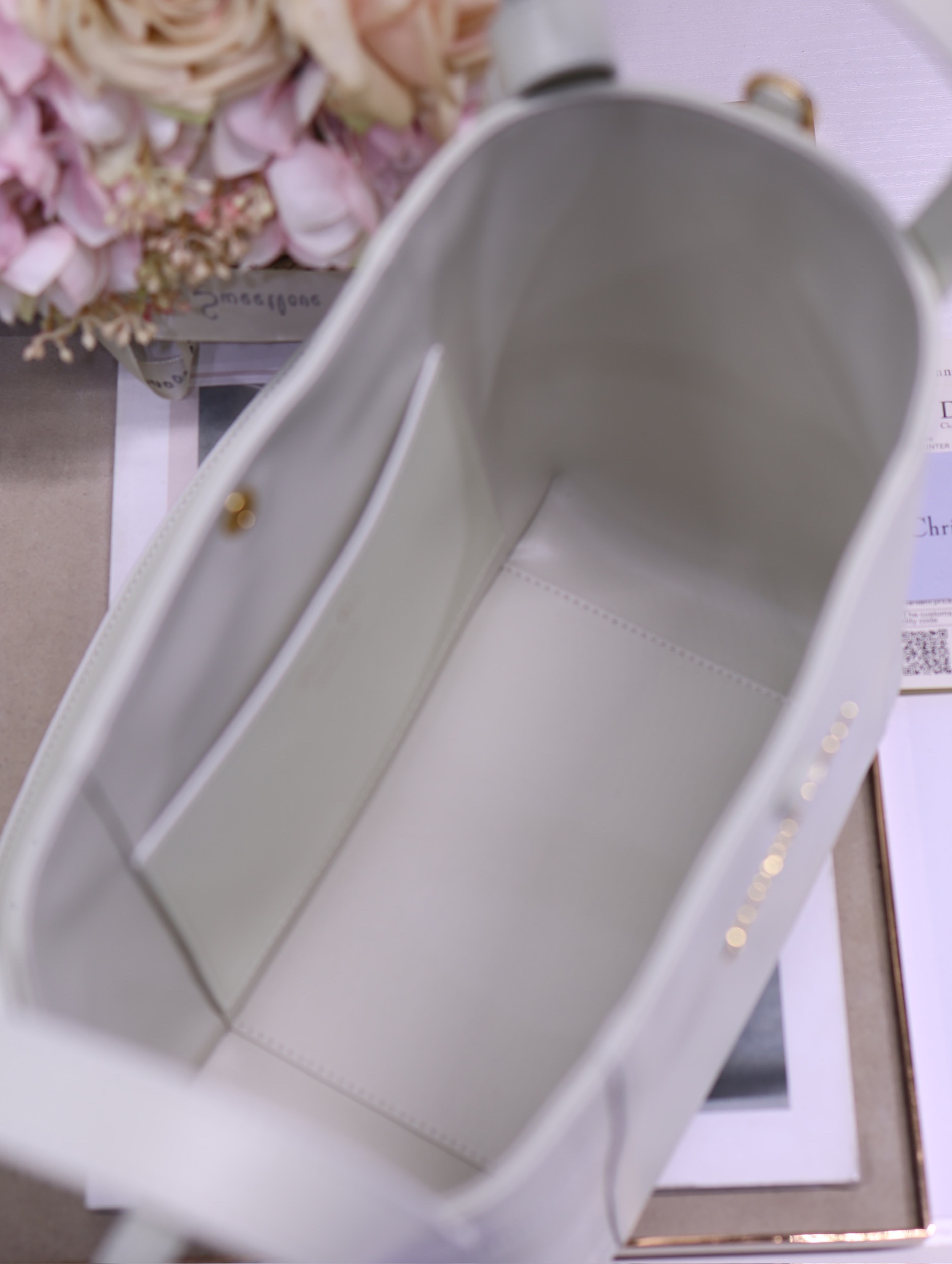 Christian Dior White Leather Signature Bucket Bag with Adjustable Strap 9 i1744798140 4816 7